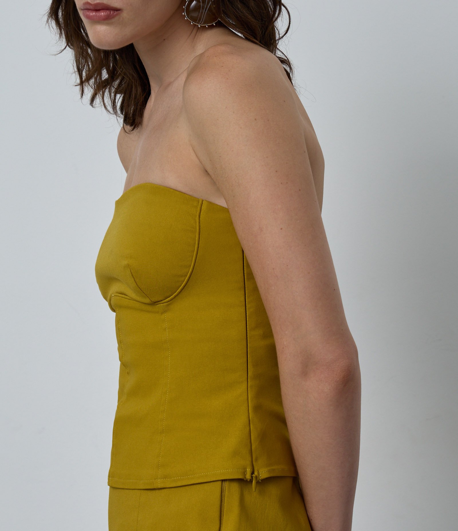 Blusa Tomara que Caia em Bengaline com Recorte no Busto Verde 4