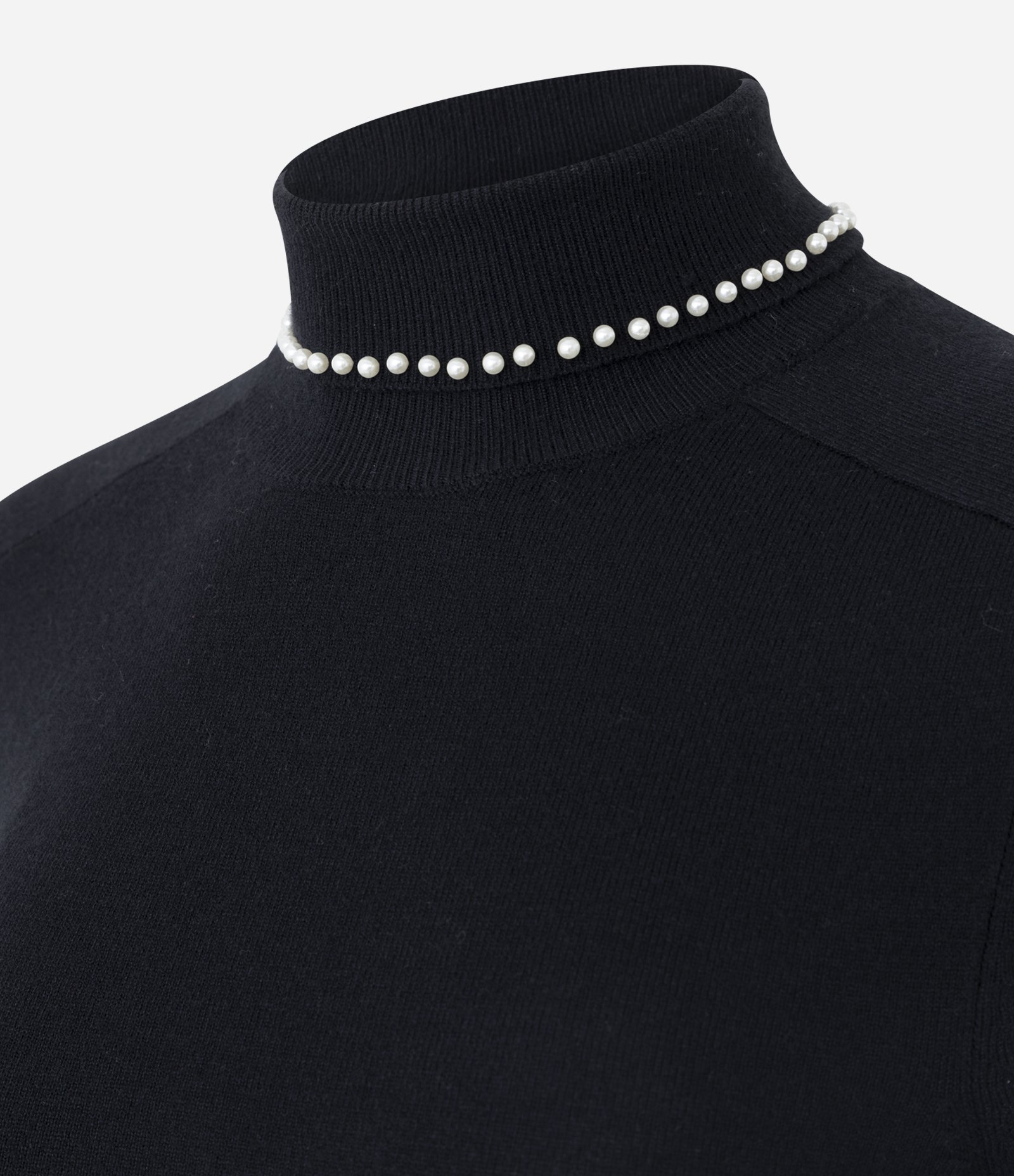 Blusa Regular em Tricô com Aplicação de Bolinhas na Gola Preto 6