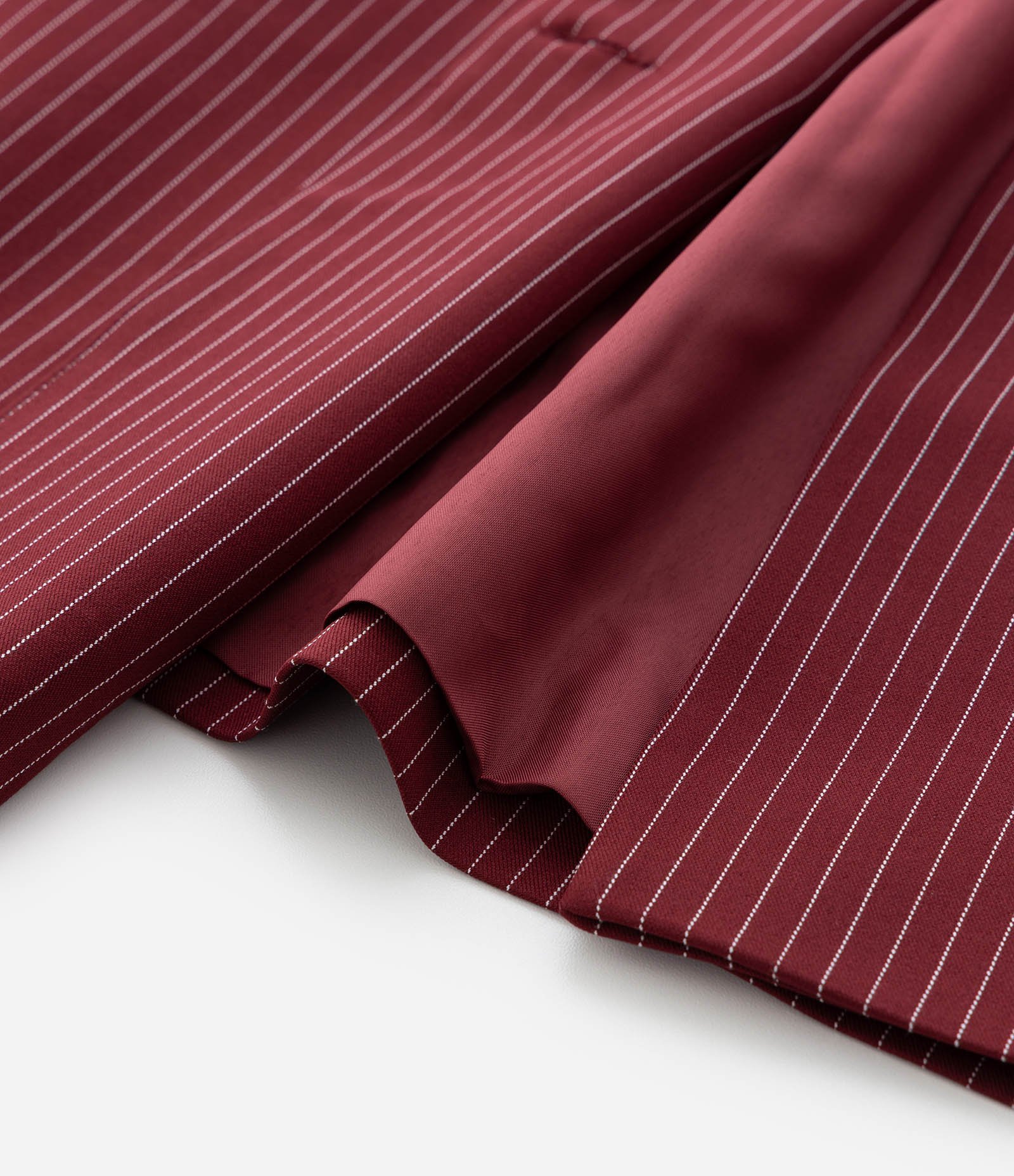 Blazer Alfaiatado com Risca de Giz e Fechamento Transpassado Curve & Plus Size Vermelho 5