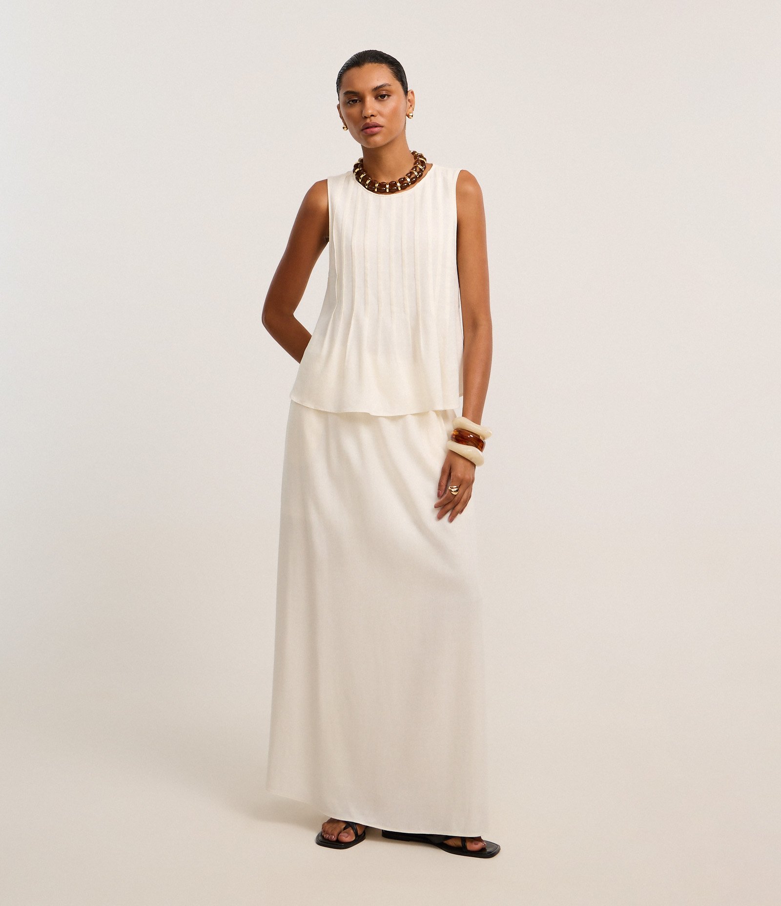 Saia Evasê Midi em Viscolinho com Elástico no Cós Off White 1