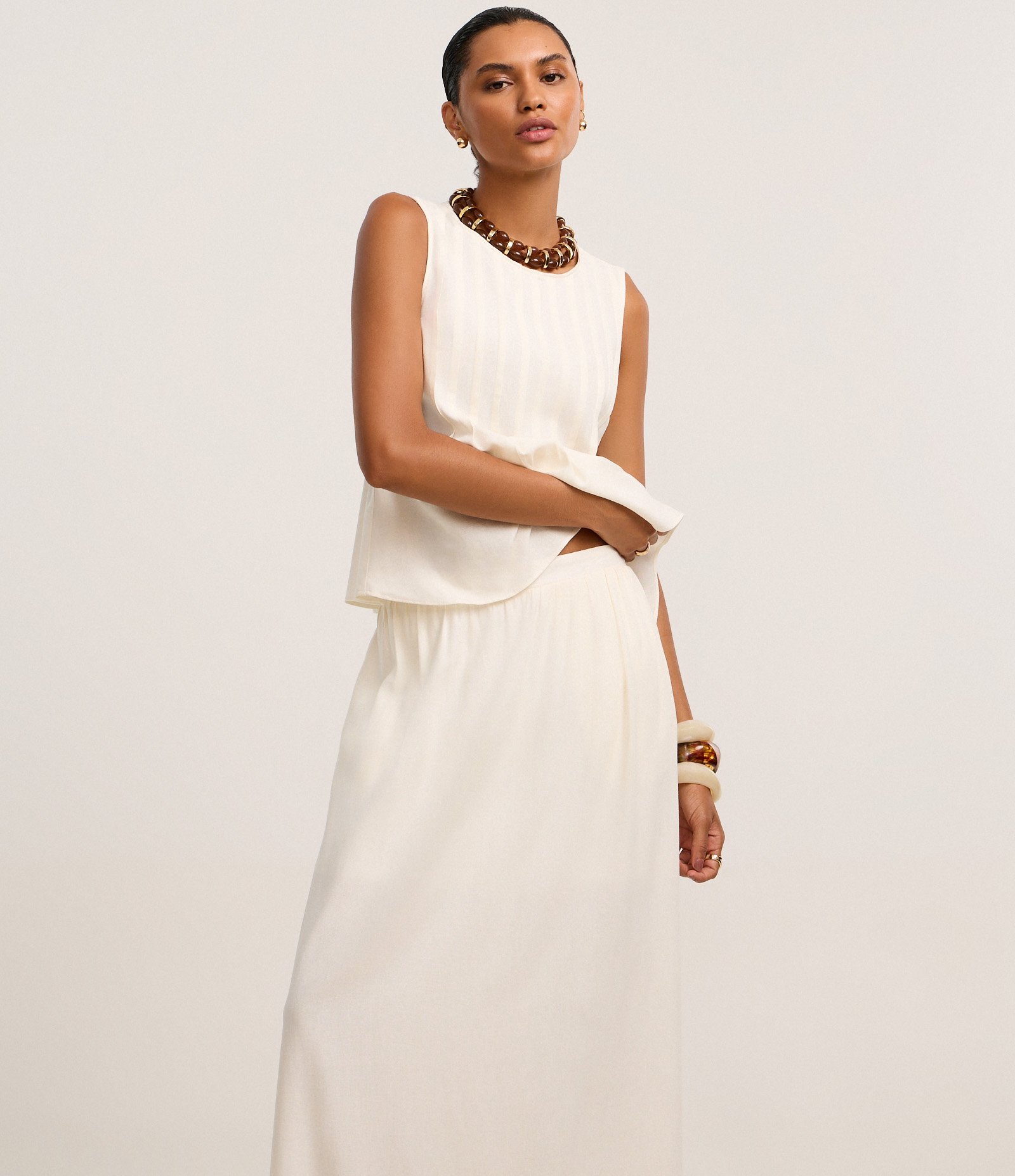 Saia Evasê Midi em Viscolinho com Elástico no Cós Off White 5