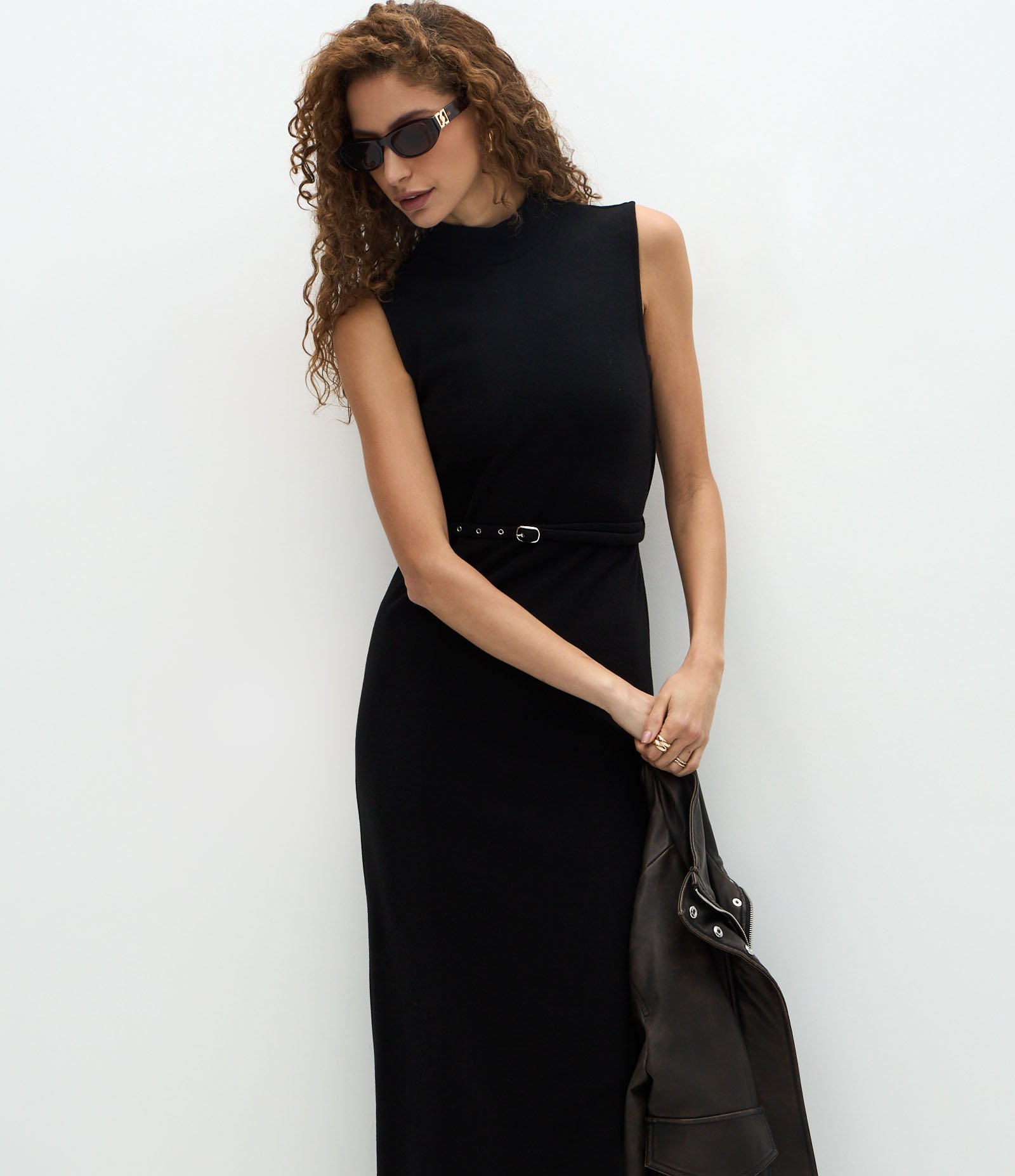 Vestido Longo em Ribana com Gola Alta e Cinto Fino Preto 1
