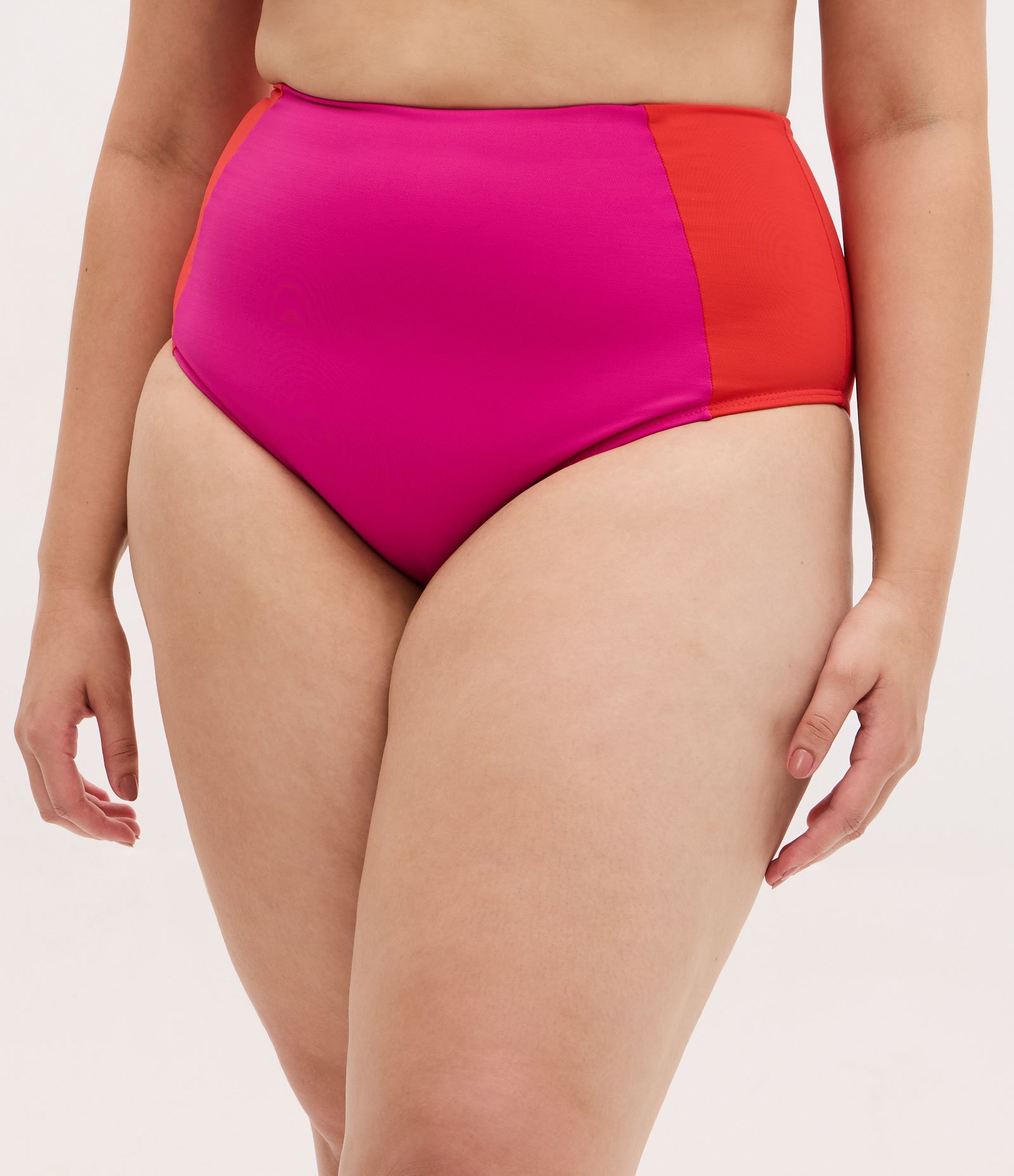 Biquíni Calcinha Hot Pants com Bloco de Cor Curve & Plus Size Rosa 1