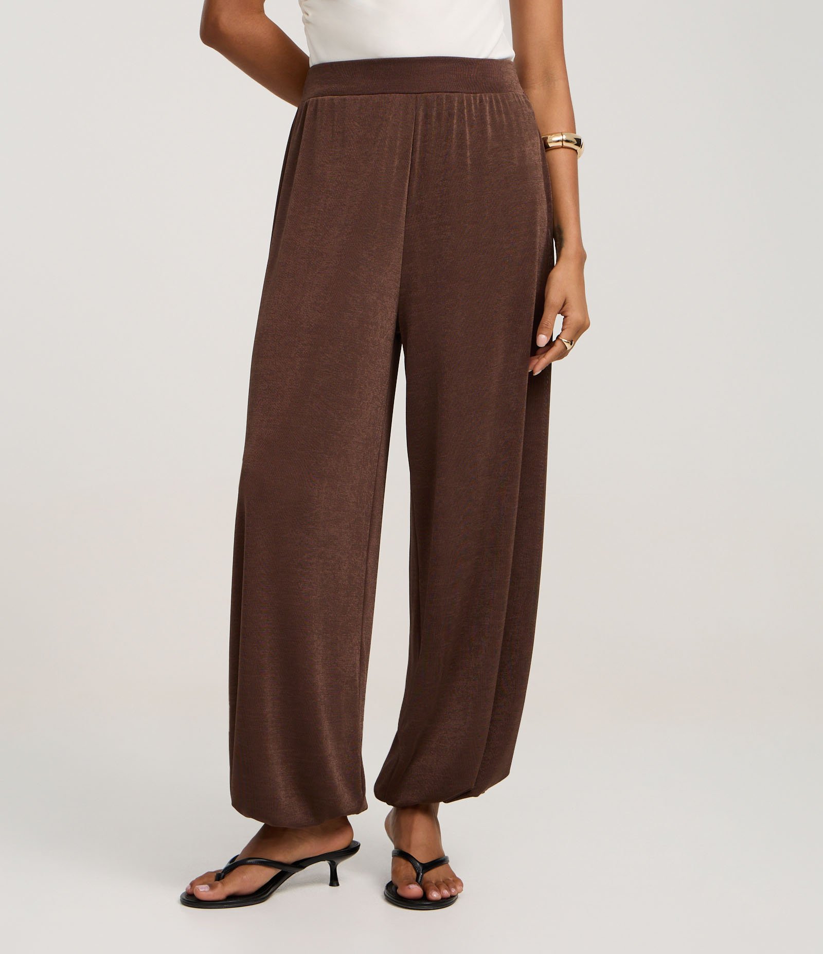 Calça Aladim com Leve Brilho e Cós Largo Marrom 3