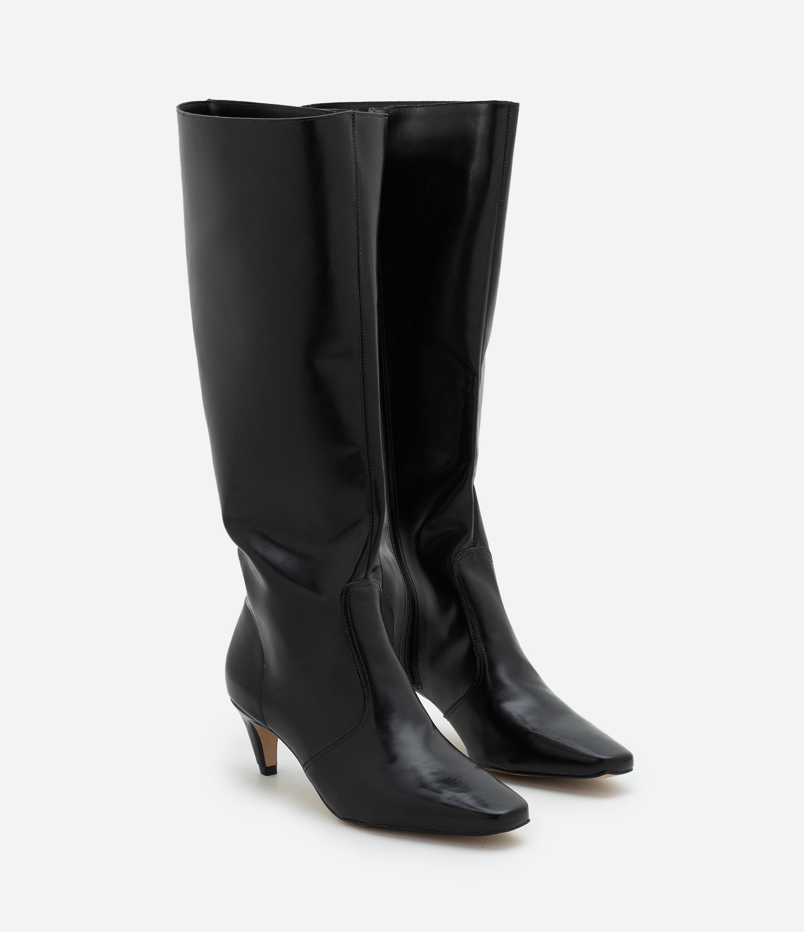 Bota Cano Longo com Bico Fino e Salto Curvado Preto 3