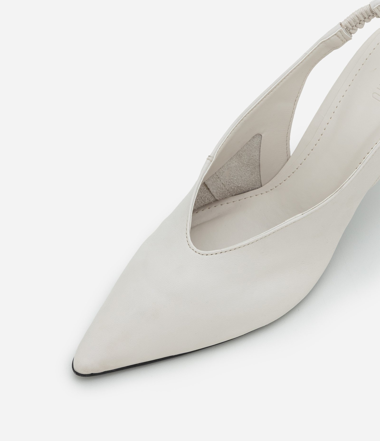 Sapato Scarpin Slingback em Couro com Decote V Off White 3