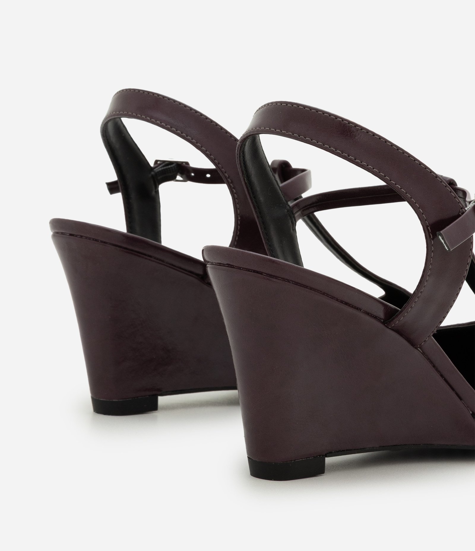 Sapato Anabela com Tira Salomé em PU Vinho 6