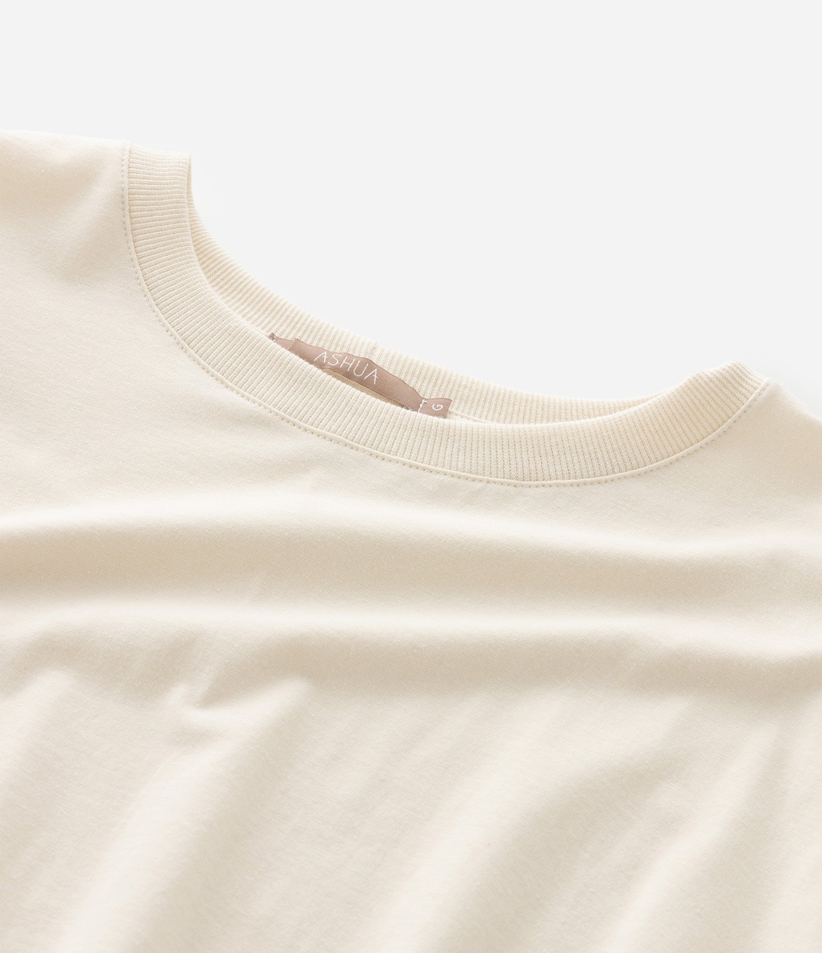 Blusa Regata Muscle com Barra Larga e Franzido Curve & Plus Size Bege 5