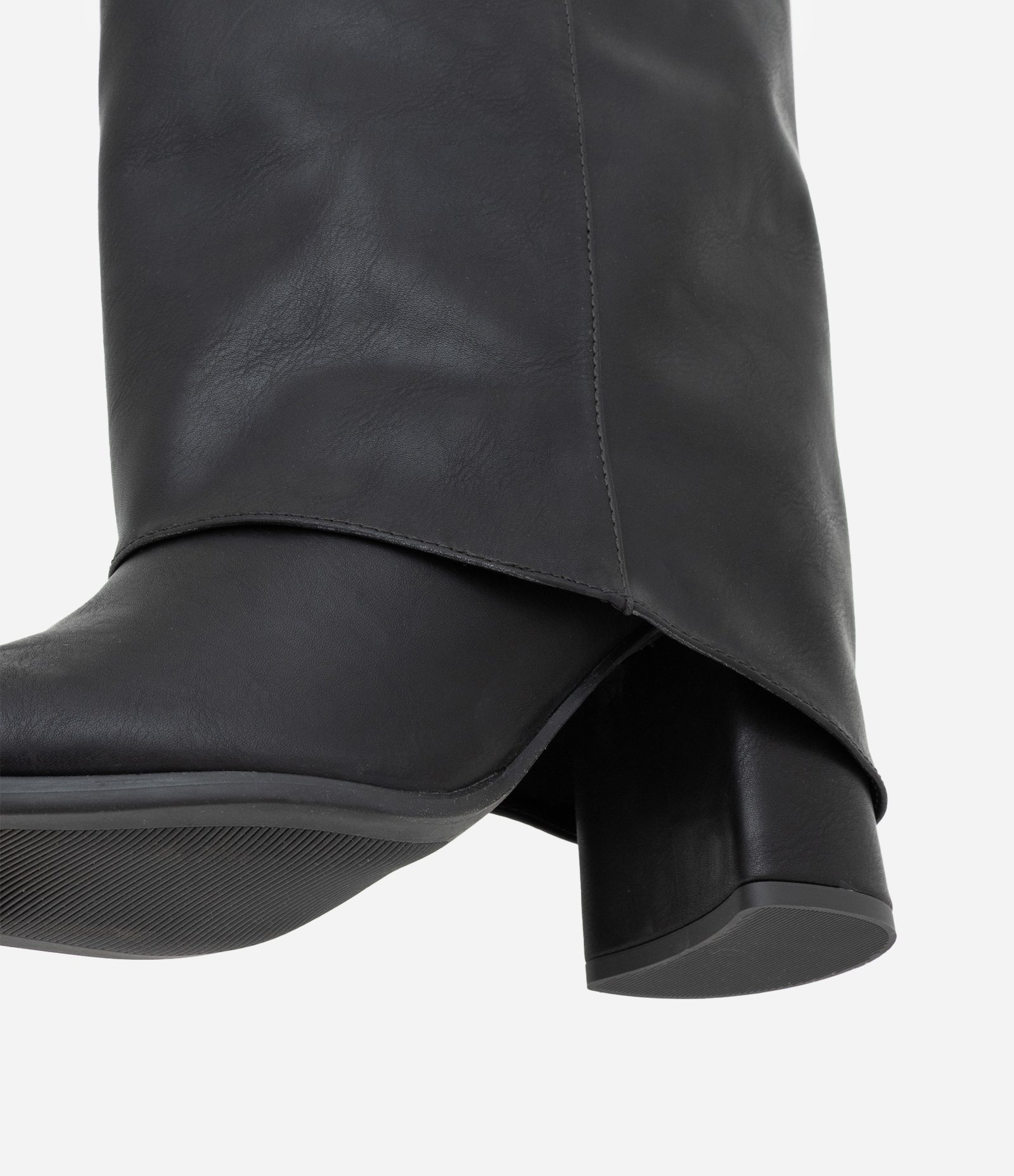 Bota Cano Alto em PU com Pala Sobreposta Preto 3