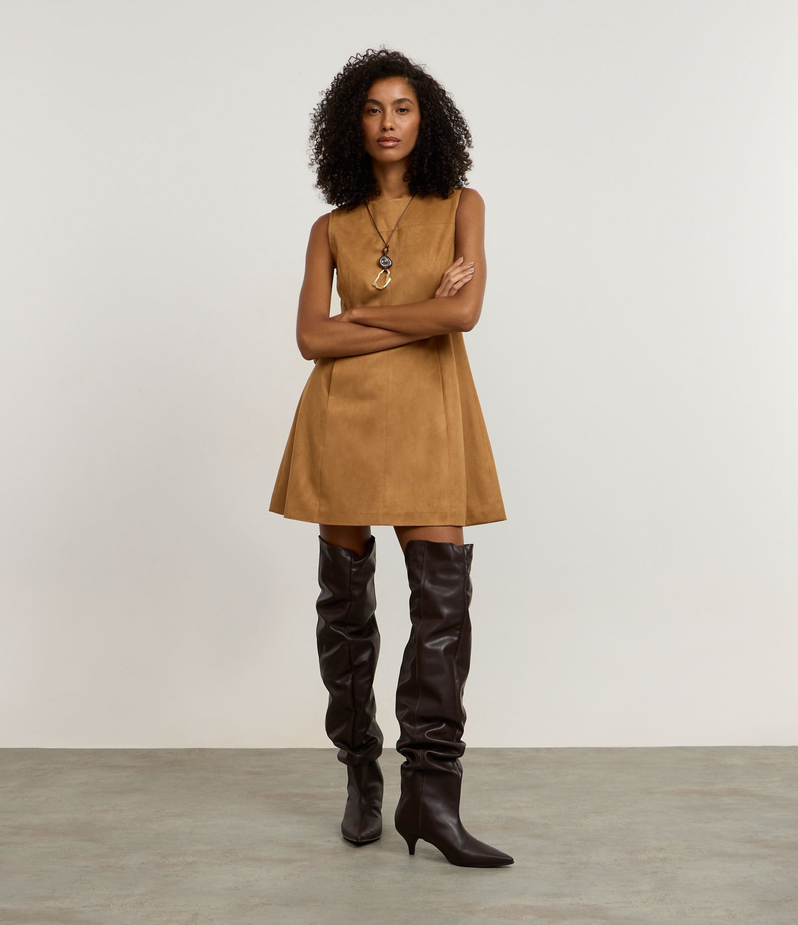 Bota Over The Knee com Caimento Franzido Marrom 8