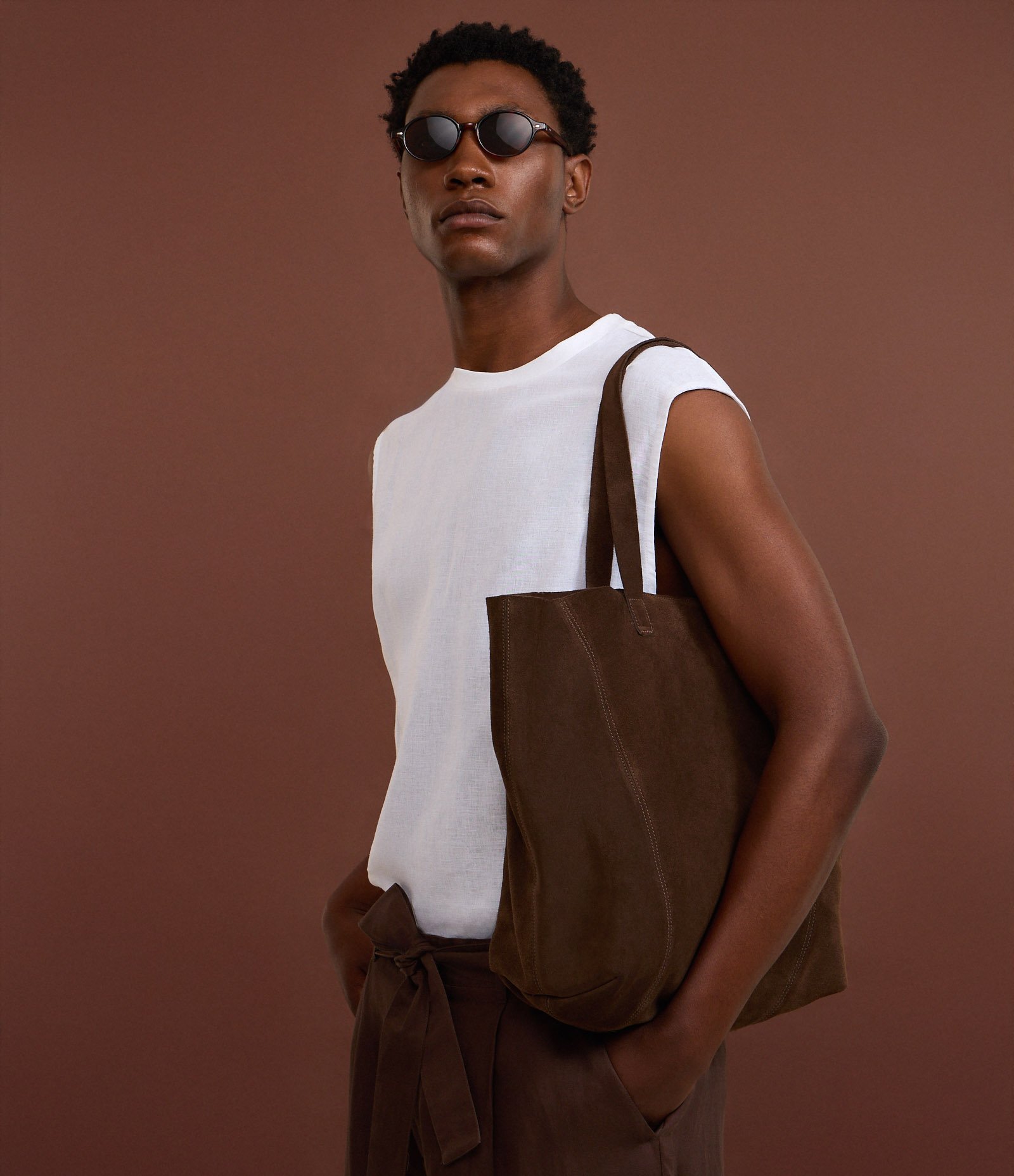 Bolsa Tote em Camurça Marrom Médio 1