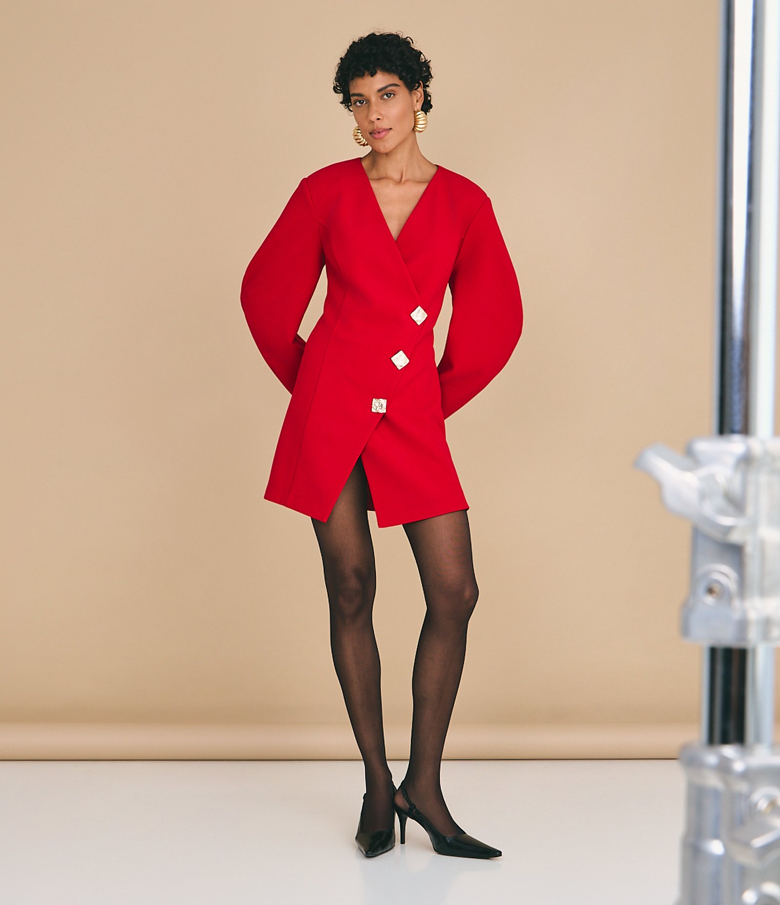 Vestido Curto Transpassado com Botões Aplicados Vermelho 1