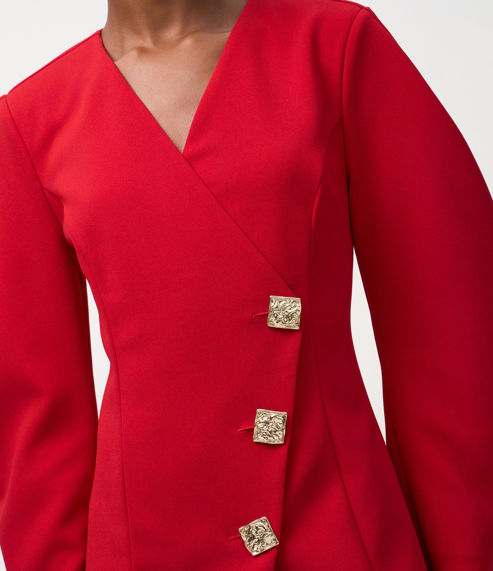 Vestido Curto Transpassado com Botões Aplicados Vermelho 6