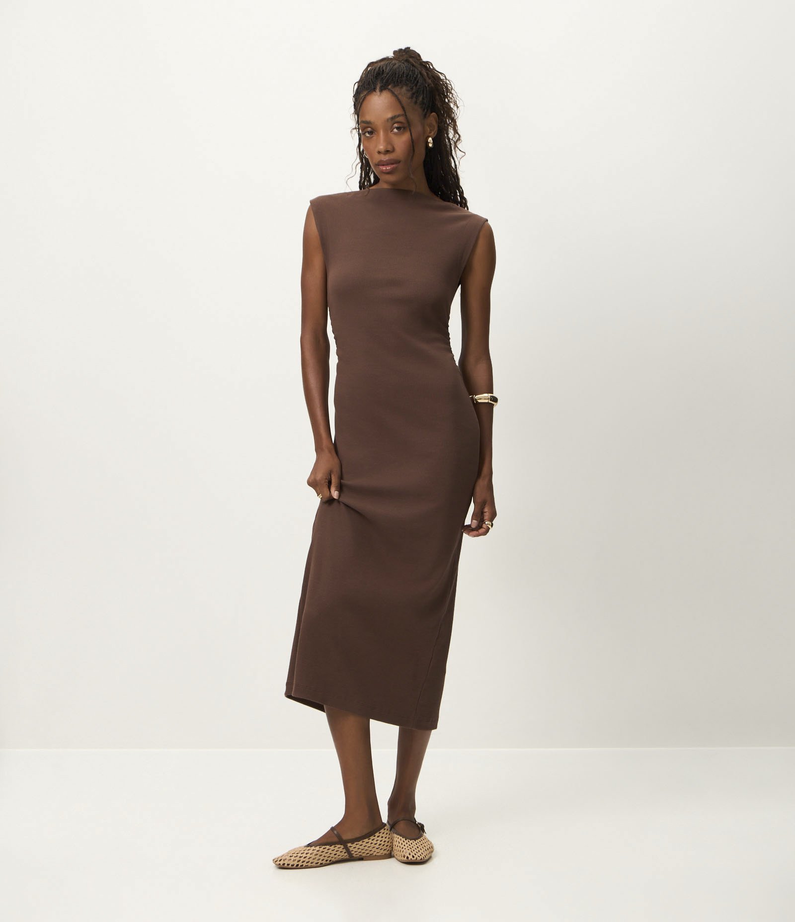 Vestido Midi em Ribana com Decote Canoa Marrom 1