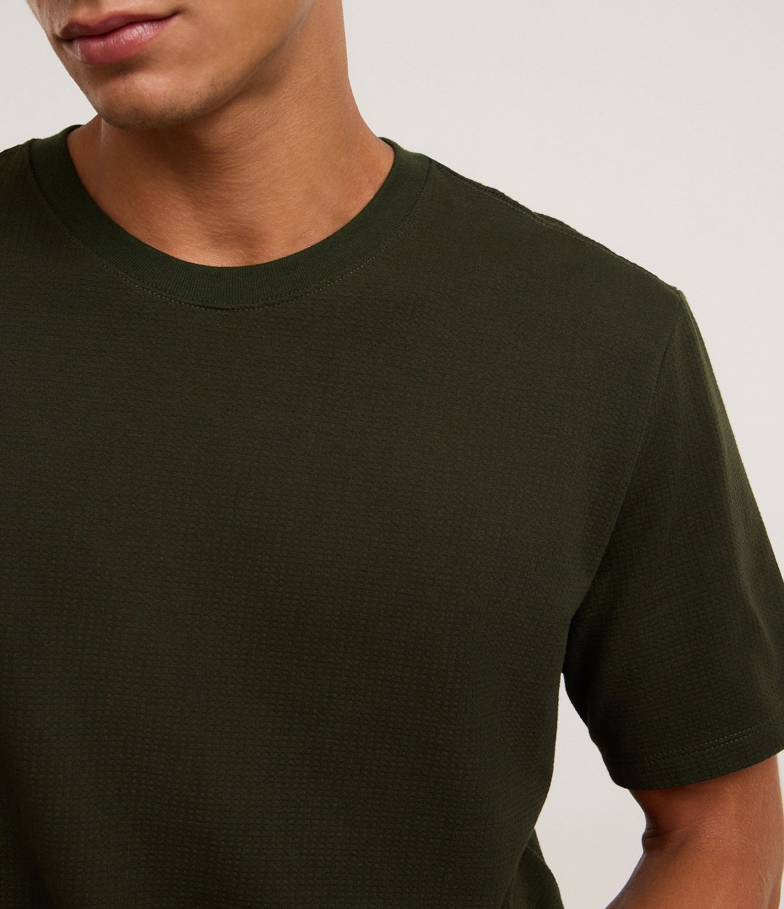 Camiseta Comfort em Algodão com Textura Verde Musgo 3