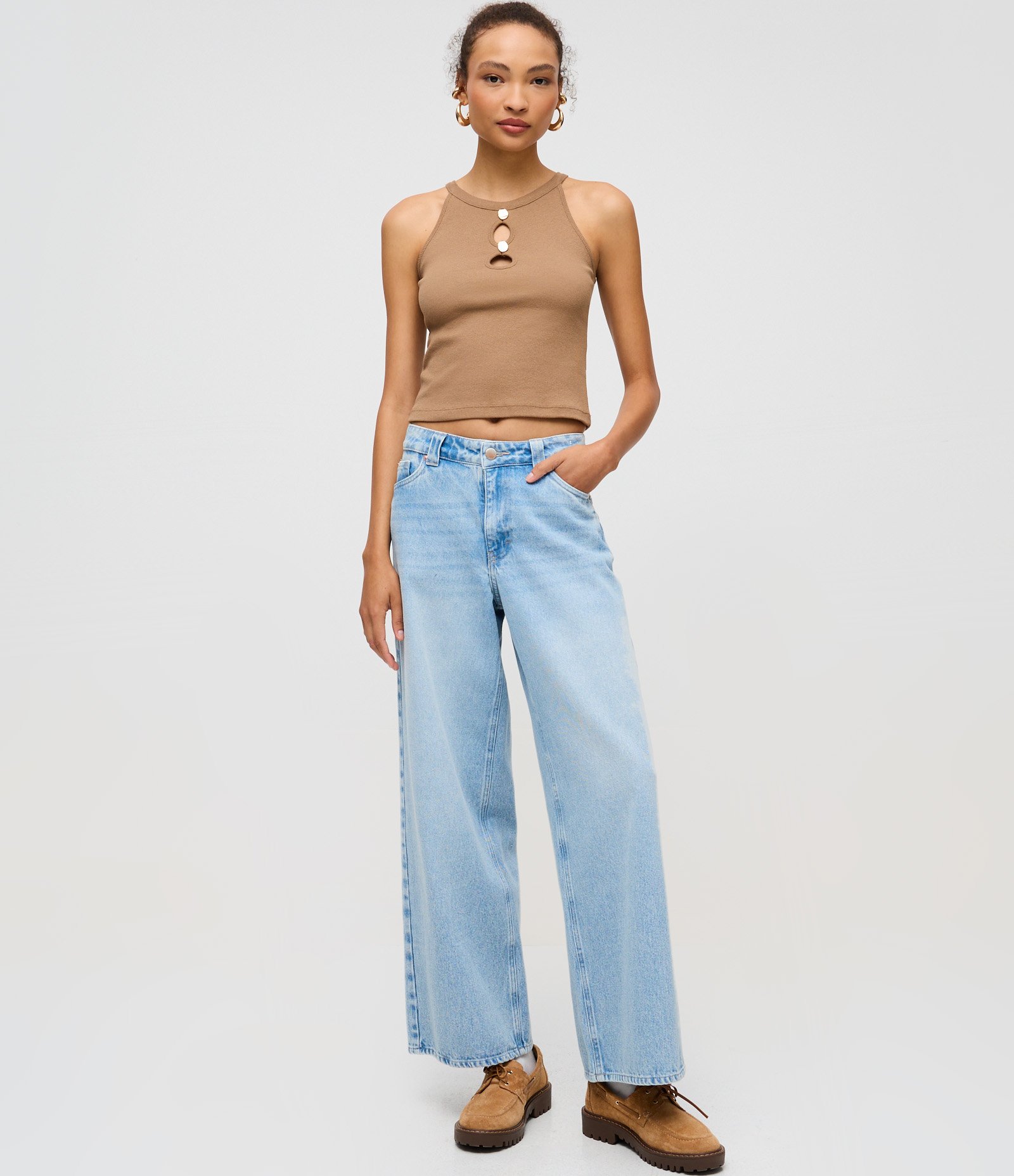 Blusa em Ribana sem Manga com Aviamento no Busto Marrom 2