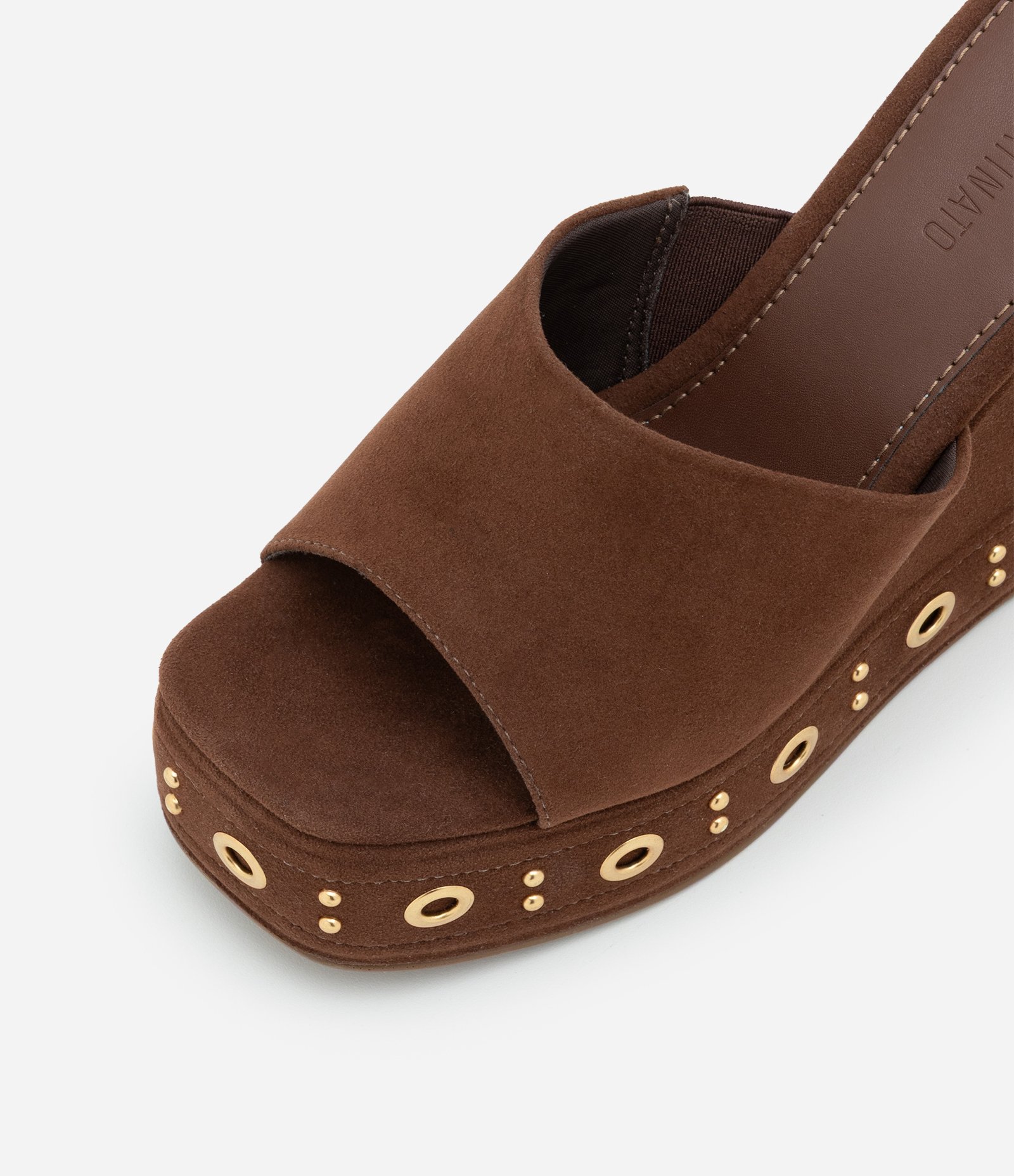 Sandália Plataforma em PU com Detalhes Metálicos Marrom 6