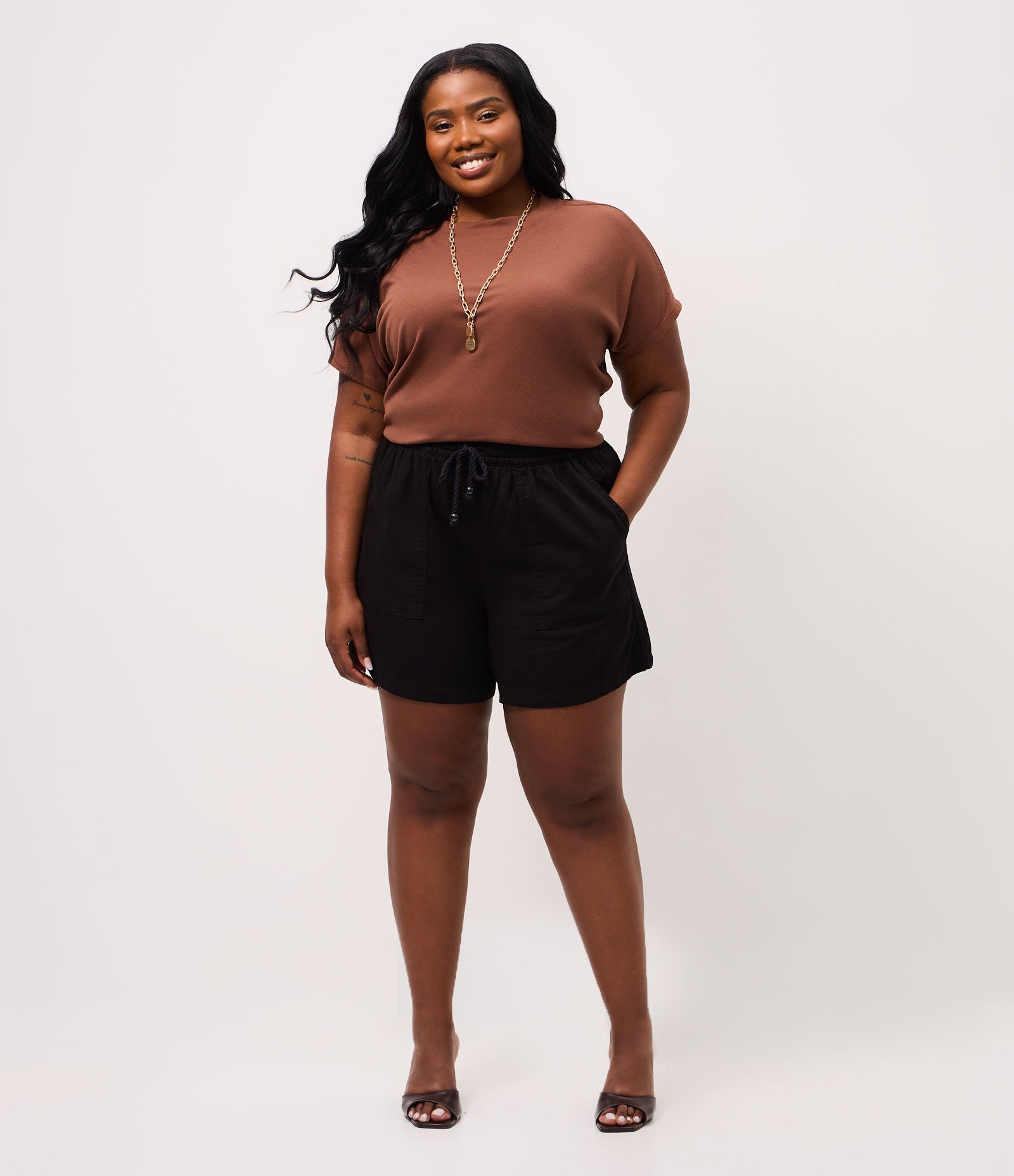 Blusa Básica em Ribana e sem Cava Curve & Plus Size Marrom 2