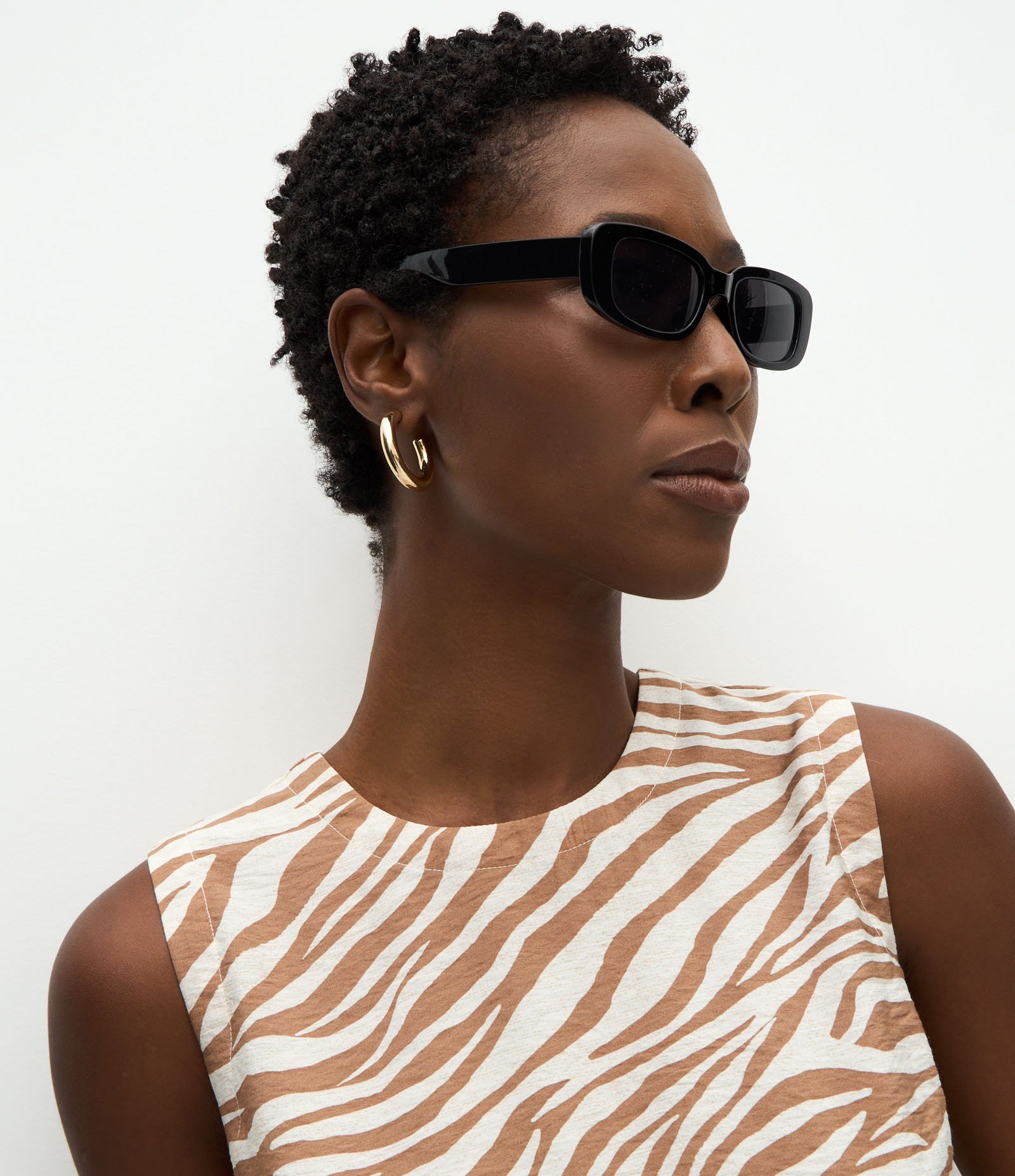 Blusa em Viscose com Alça Larga e Estampa Animal Print Bege 3