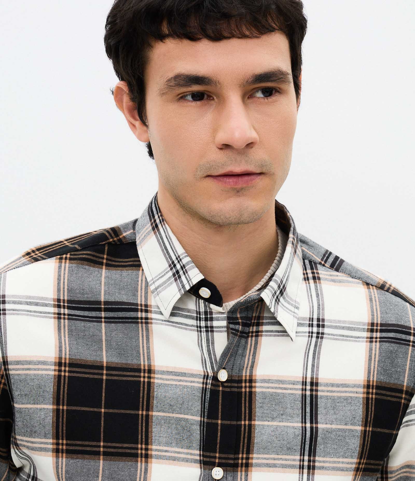 Camisa Manga Longa em Flanela e Estampa Xadrez Preto 3