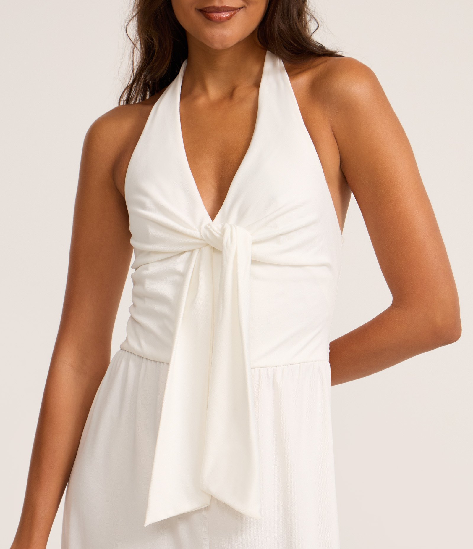 Macacão Aladim em Piquet com Nó no Busto Branco 3