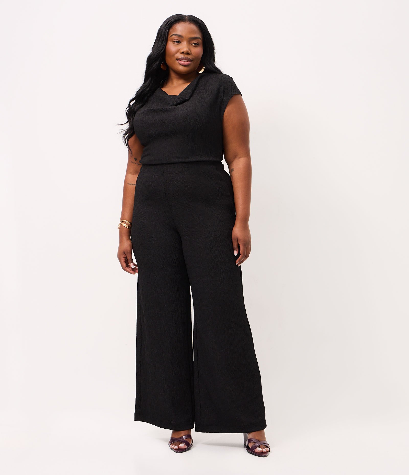 Calça Pantalona Texturizada Curve & Plus Size Preto 1