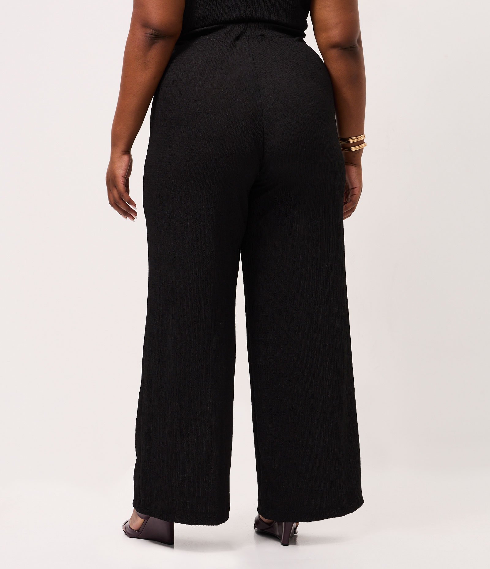 Calça Pantalona Texturizada Curve & Plus Size Preto 4