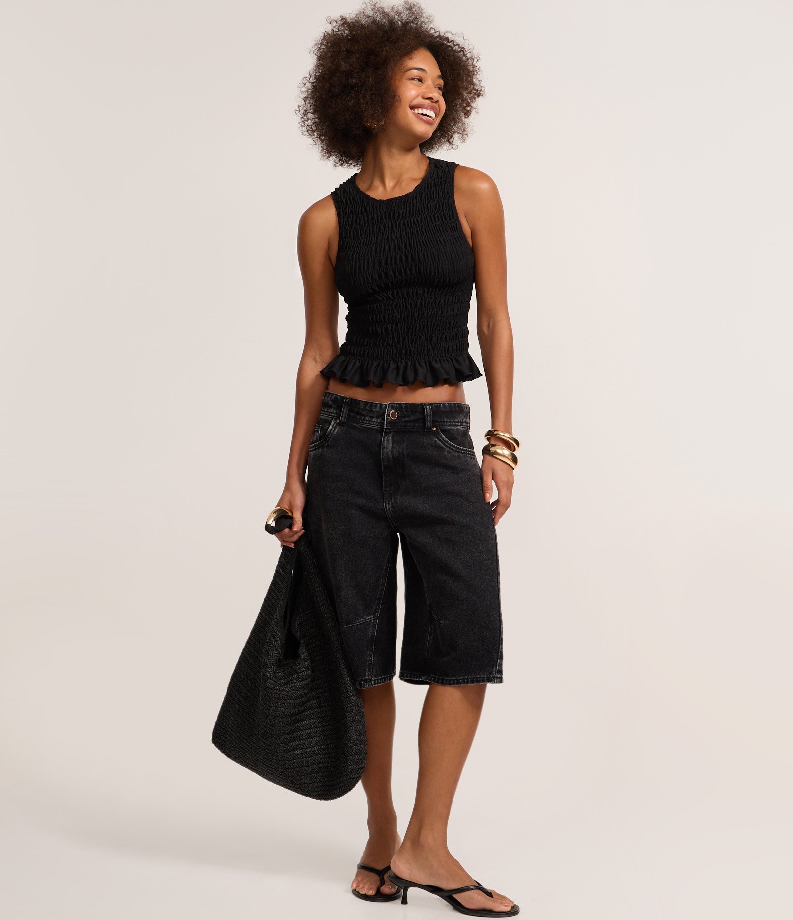 Blusa Regata em com Lastex e Babadinho na Barra Preto 2