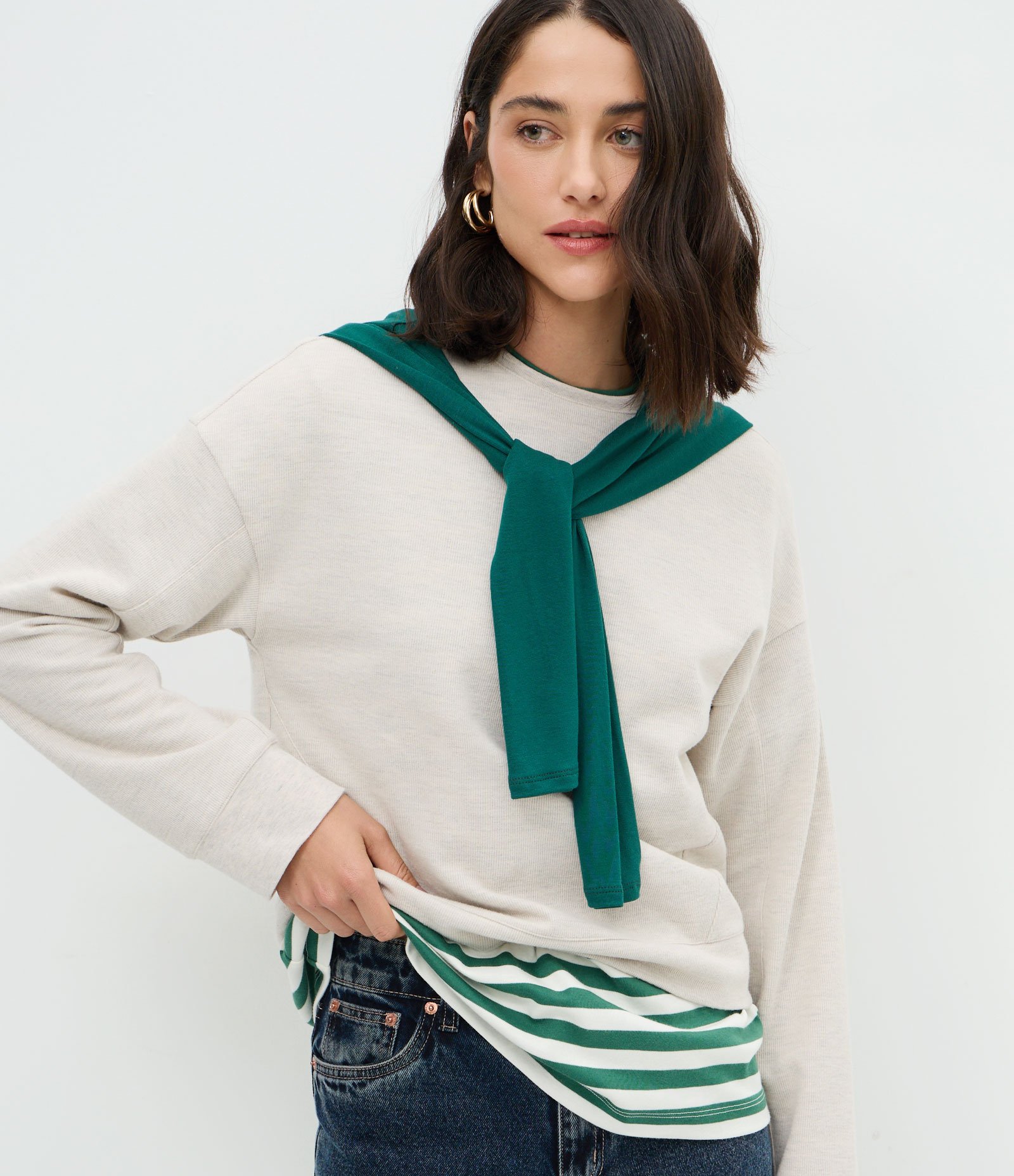 Blusa Básica Regular em Moletom Bege 1