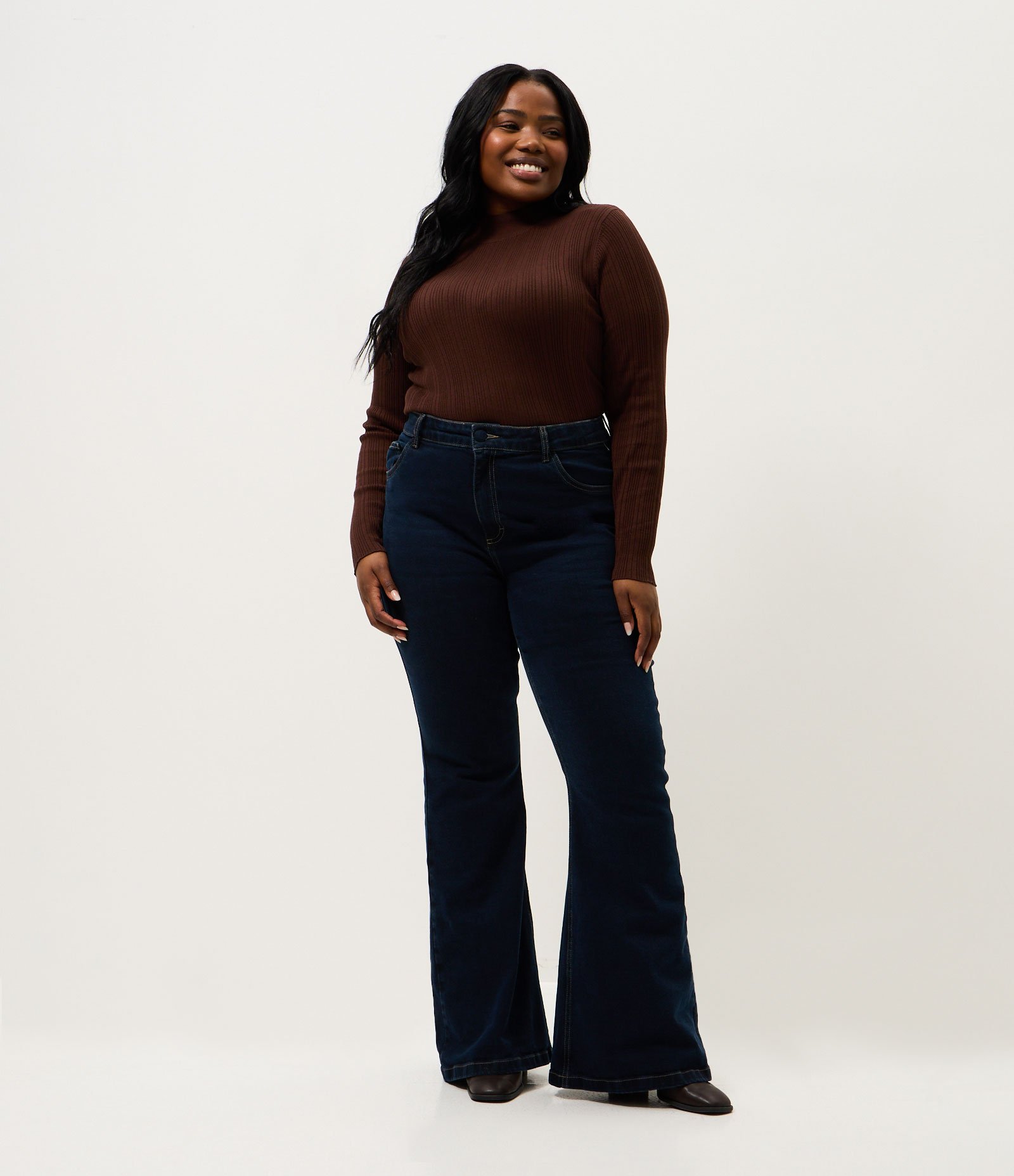 Blusa Canelada com Gola Alta Curve & Plus Size Marrom 2