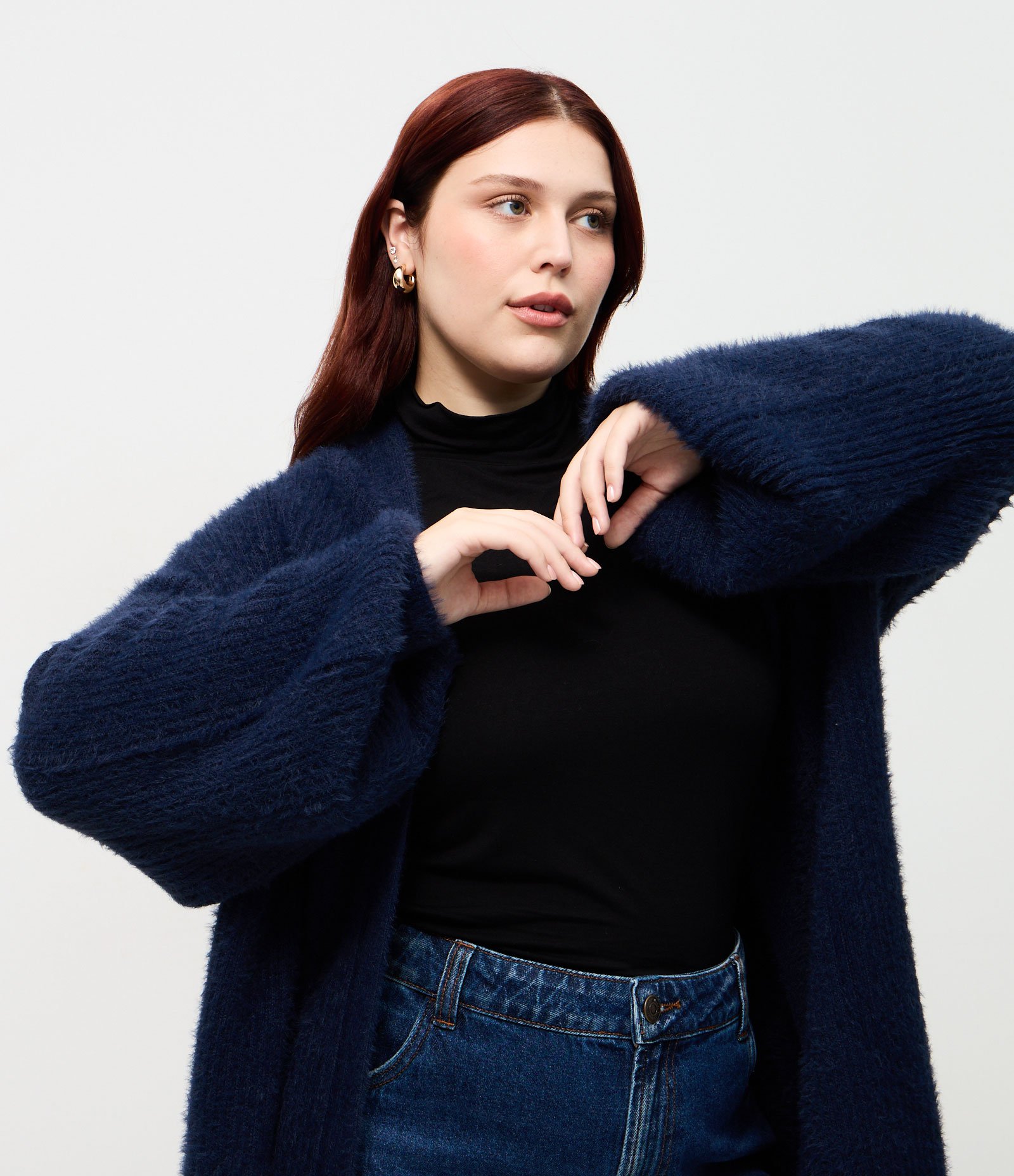 Cardigan Alongado em Tricô Peludinho Curve & Plus Size Azul 3