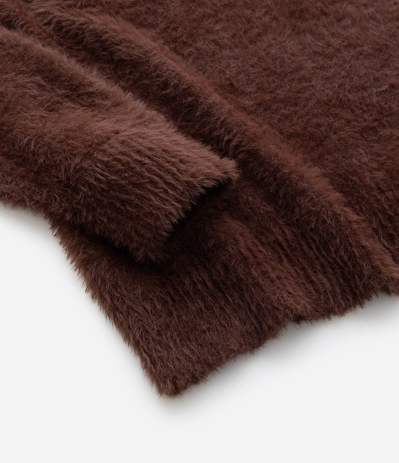Blusão Alongado em Tricô Peludinho Curve & Plus Size Marrom 4
