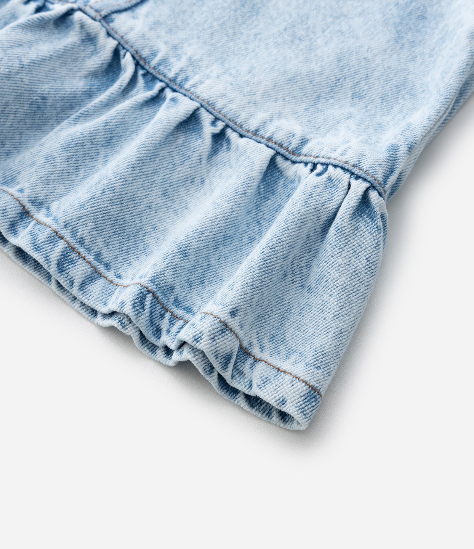 Salopete Jeans com Ícones Bordados e Babadinho - Tam 1 a 6 Anos Azul 6