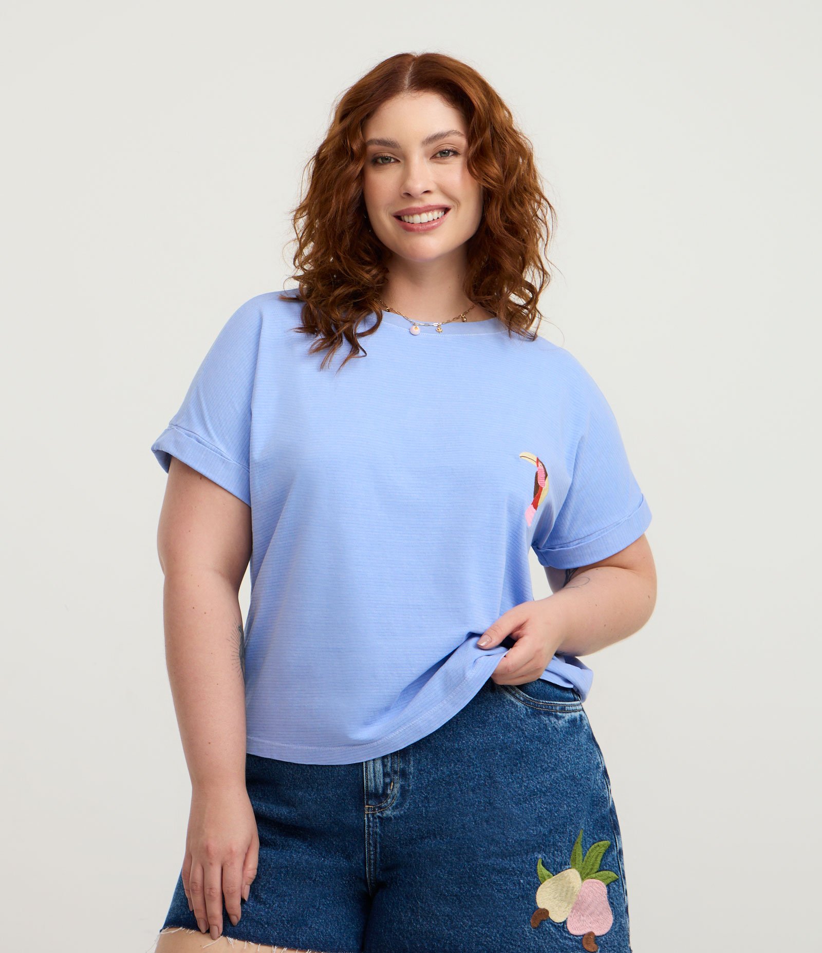 Blusa Boxy em Meia Malha com Bordado Tucano Azul 10