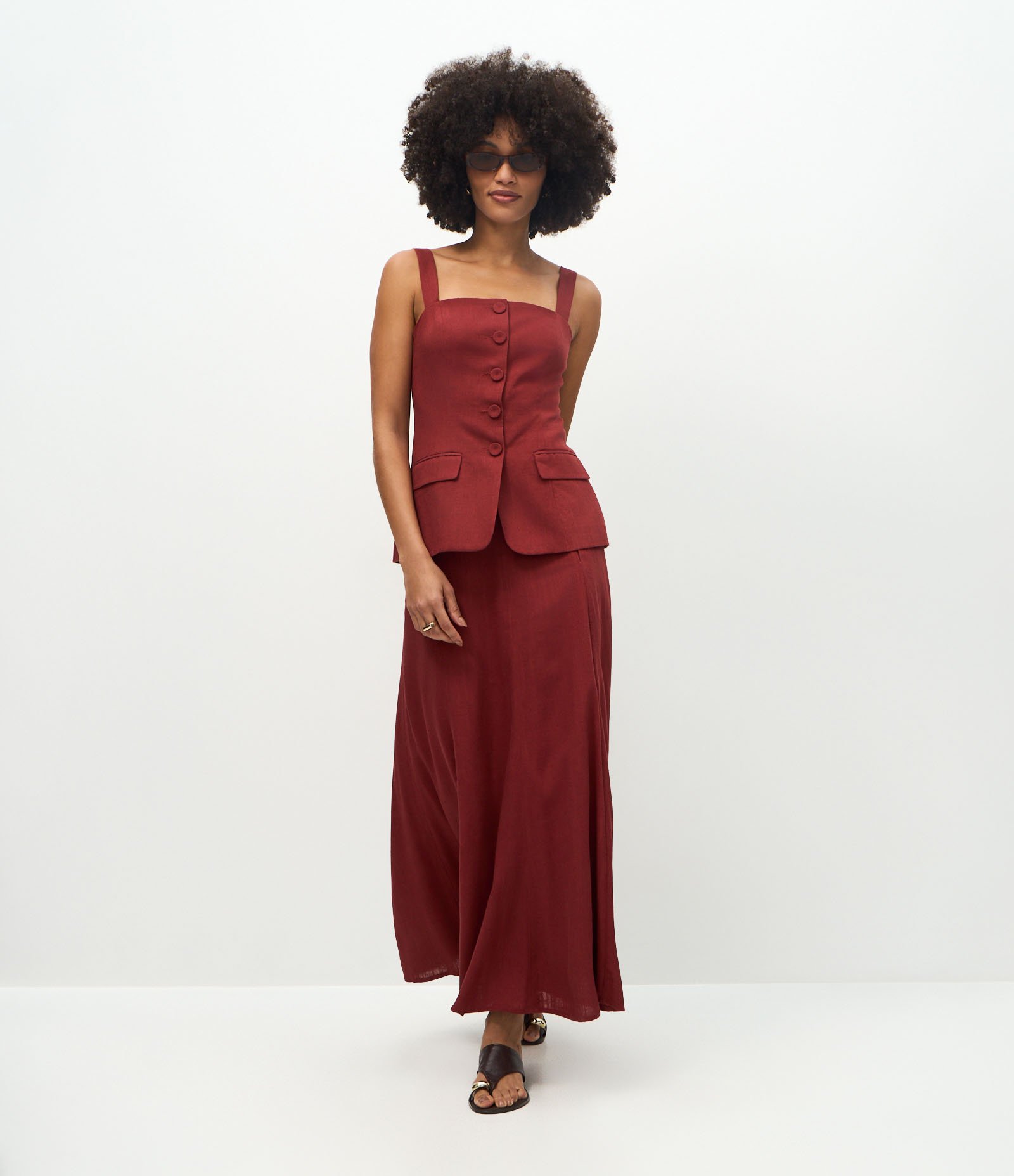 Blusa em Viscolinho com Abotoamento Frontal e Alças Largas Vermelho 2