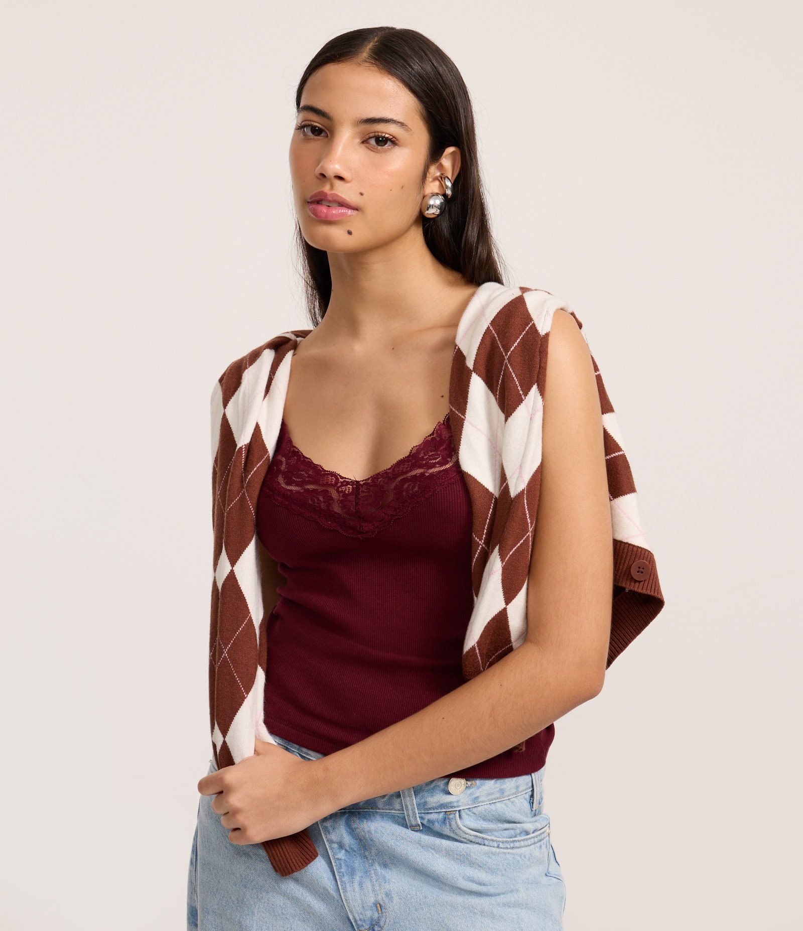 Blusa Regata com Alças Finas e Renda no Decote Bordô 1