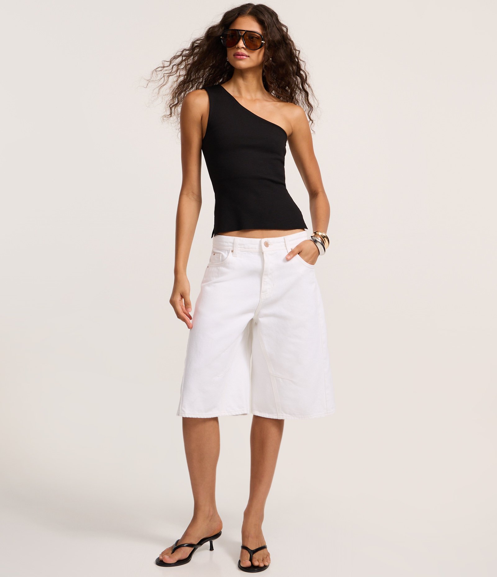 Blusa em Ombro Único com Textura Preto 2