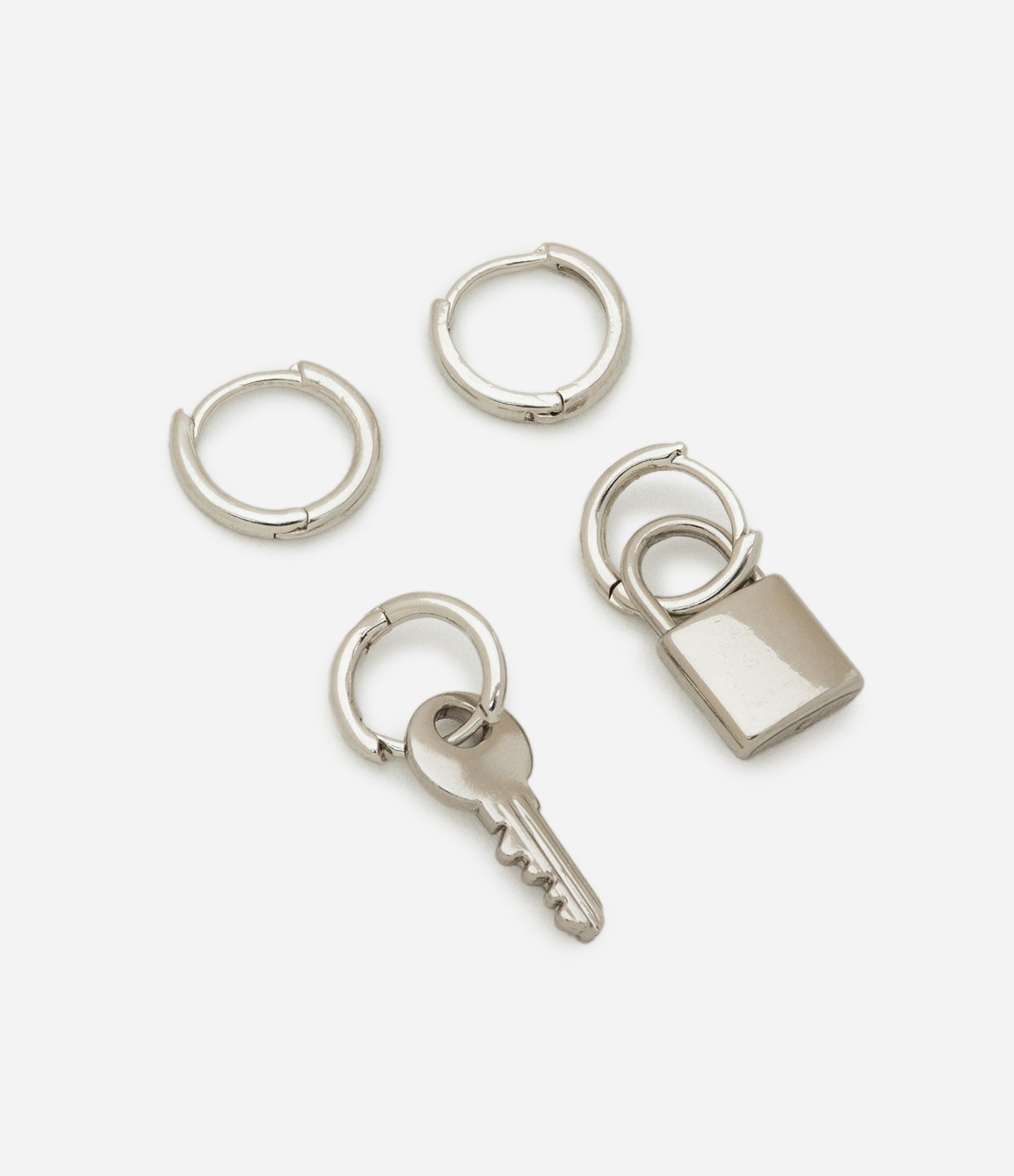 Kit 02 Pares de Brincos Argola com Pingentes Chave e Cadeado em Metal Prata 1