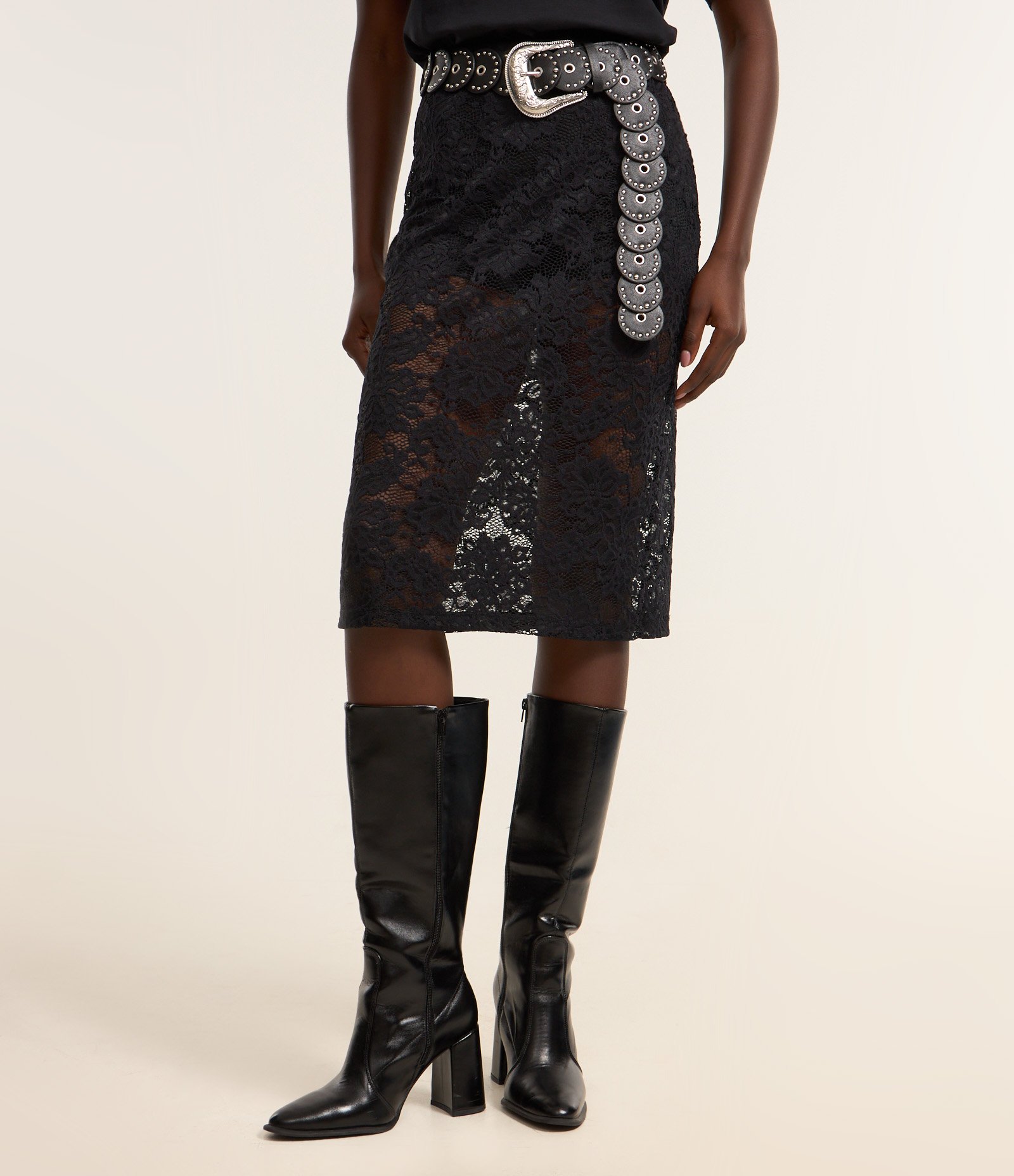 Saia Lápis Midi em Renda Floral com Forro Preto 3