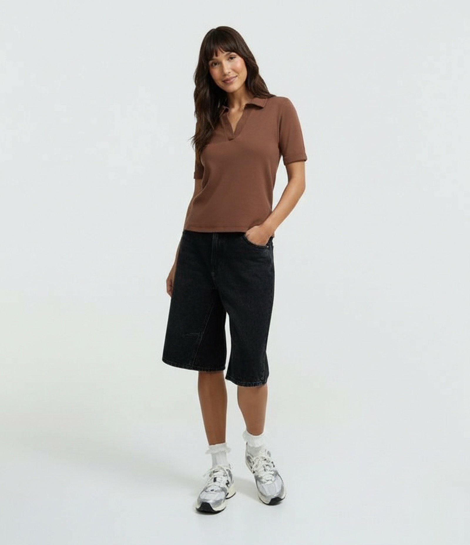 Blusa Polo em Suede com Gola Aberta Marrom 6