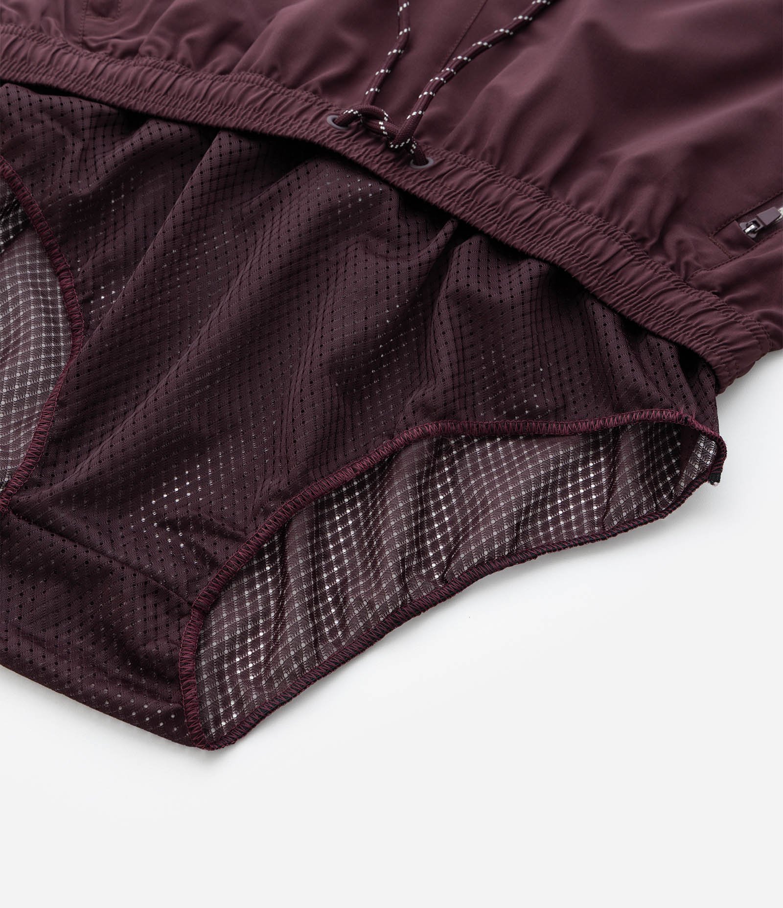 Bermuda Esportiva com Blocos de Cor e Bolsos com Zíper Bordô 5