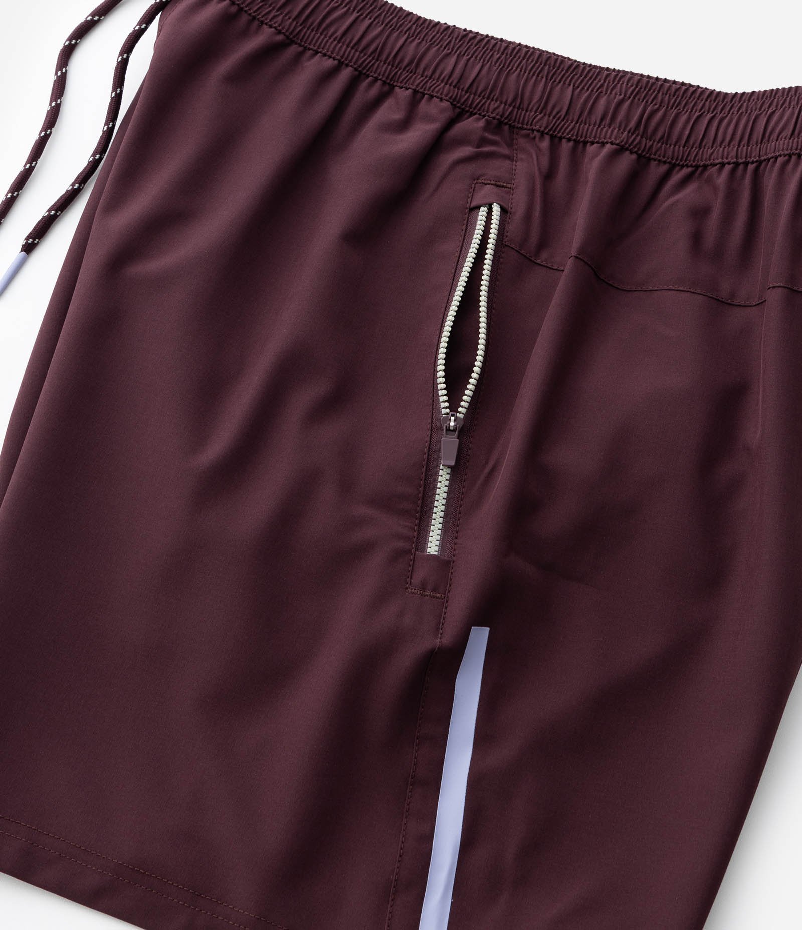 Bermuda Esportiva com Blocos de Cor e Bolsos com Zíper Bordô 6