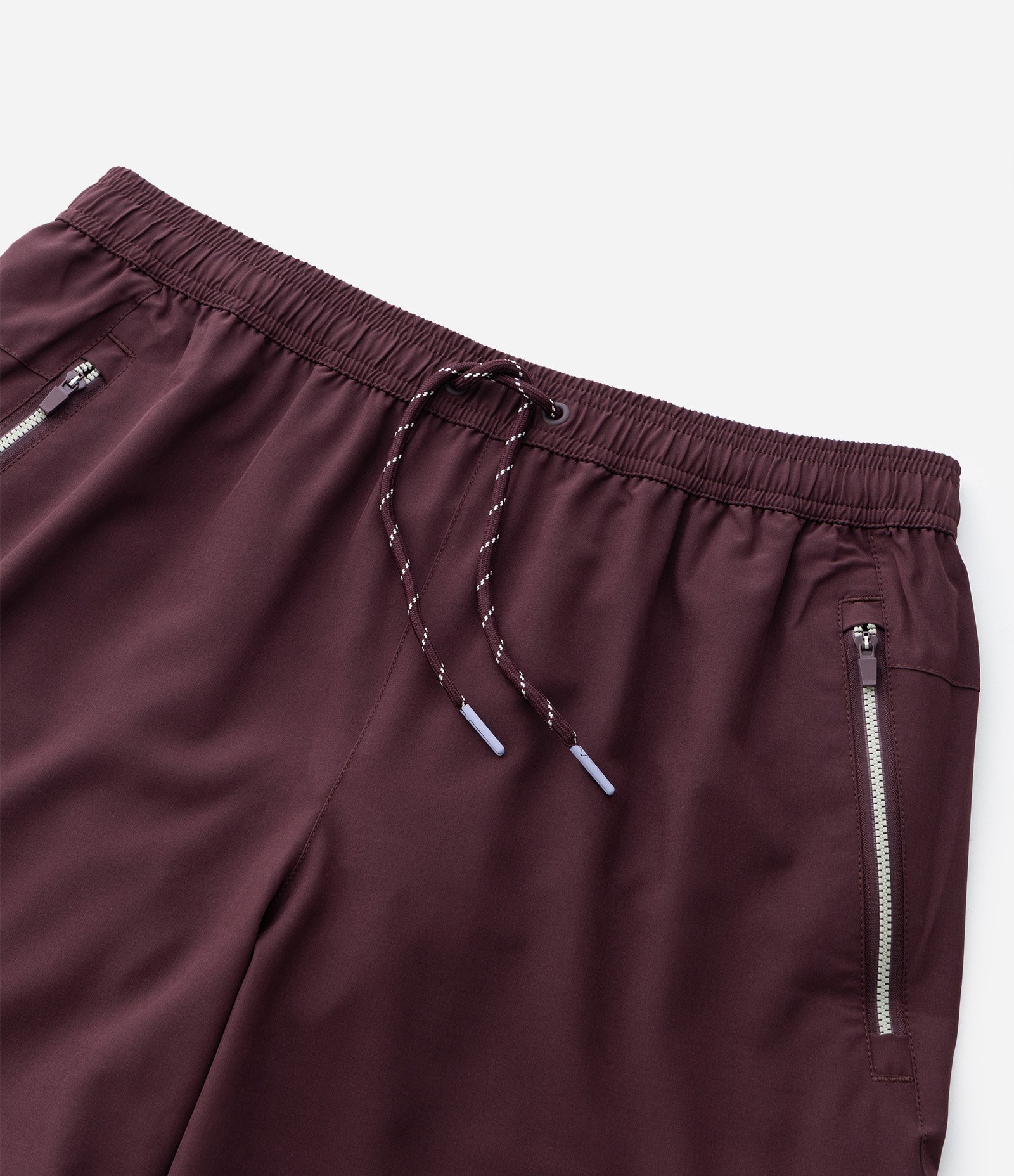 Bermuda Esportiva com Blocos de Cor e Bolsos com Zíper Bordô 7