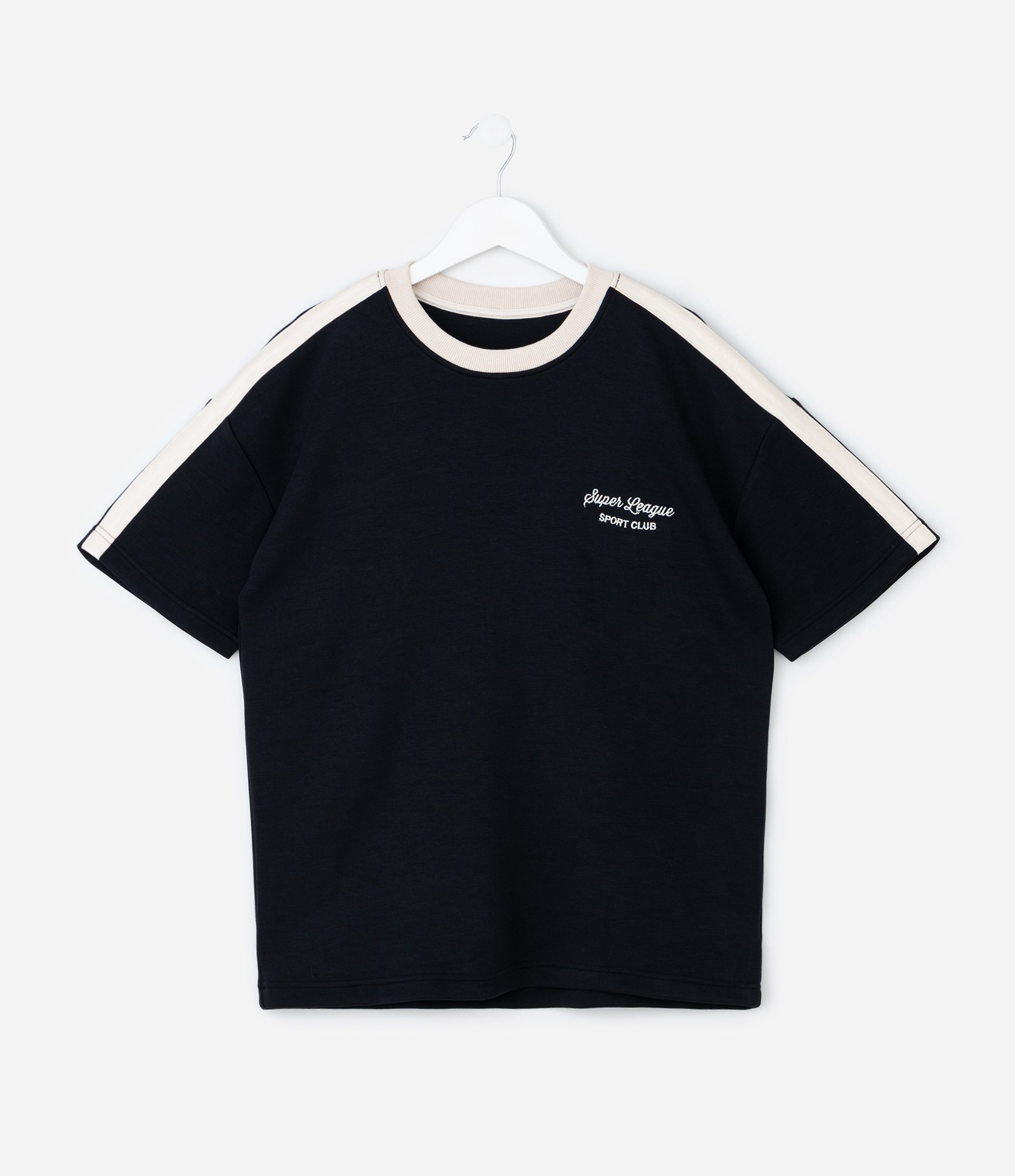 Camiseta Infantil com Bordado localizado – Tam 5 a 14 Anos Preto 1