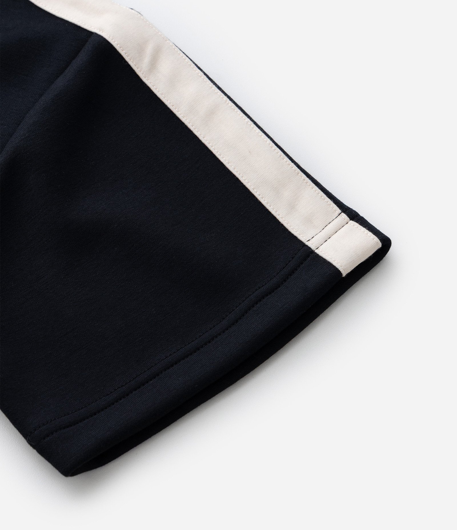 Camiseta Infantil com Bordado localizado – Tam 5 a 14 Anos Preto 4