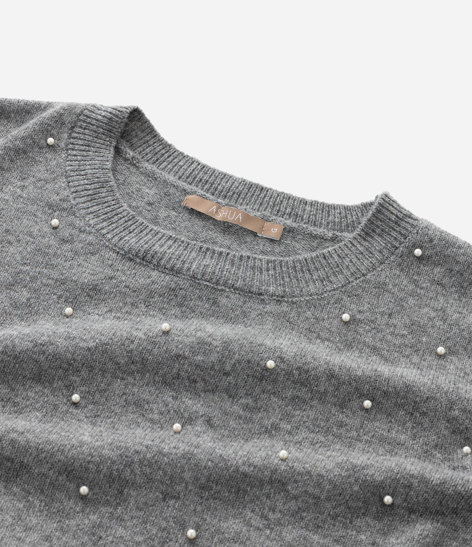 Suéter em Tricô com Pérola Curve & Plus Size Cinza 5