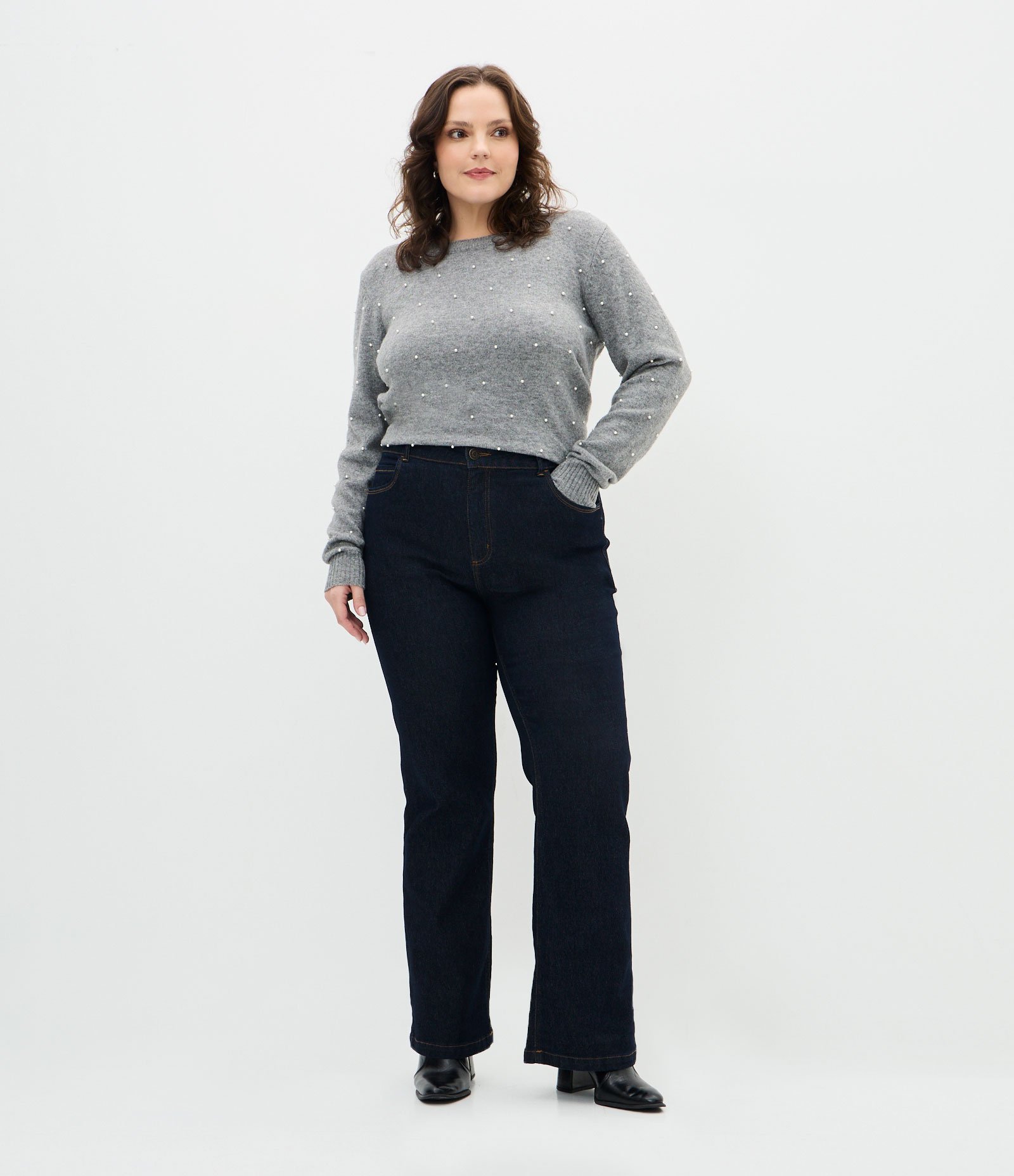 Suéter em Tricô com Pérola Curve & Plus Size Cinza 2
