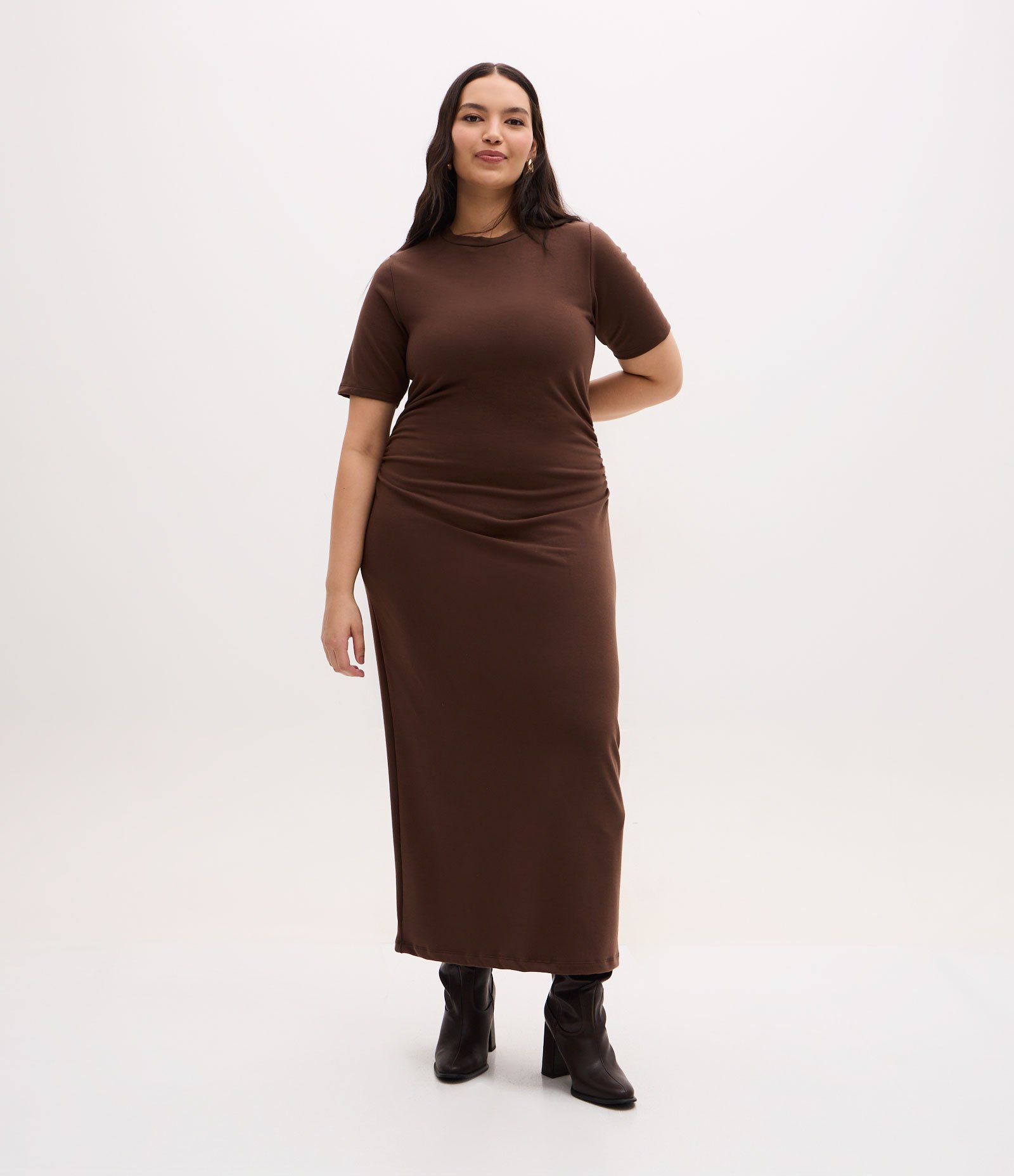 Vestido Midi em Cotton com Franzido Lateral Curve & Plus Size Marrom 1