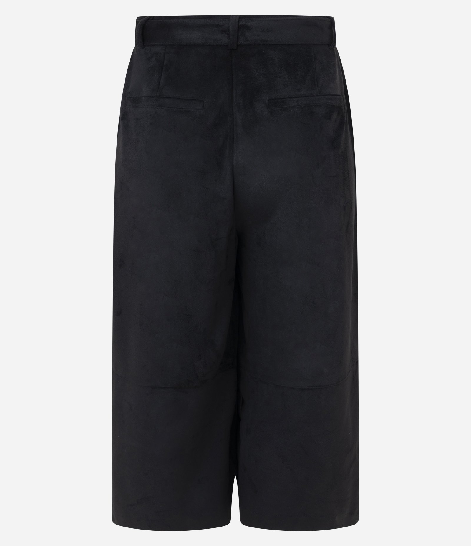 Bermuda Alongada em Suede com Cinto Faixa Preto 7
