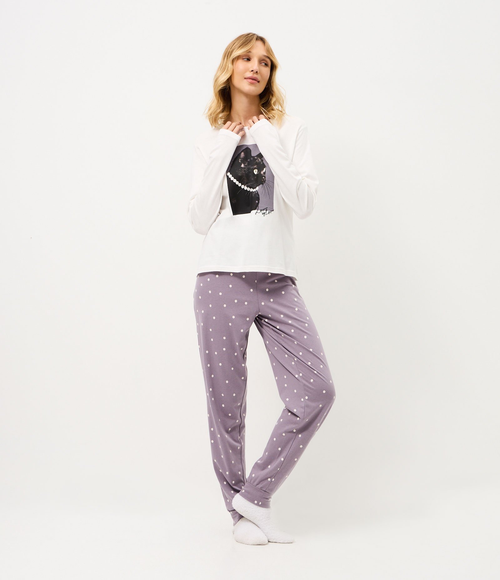 Pijama Longo em Algodão com Estampa de Gato Branco/Roxo 1